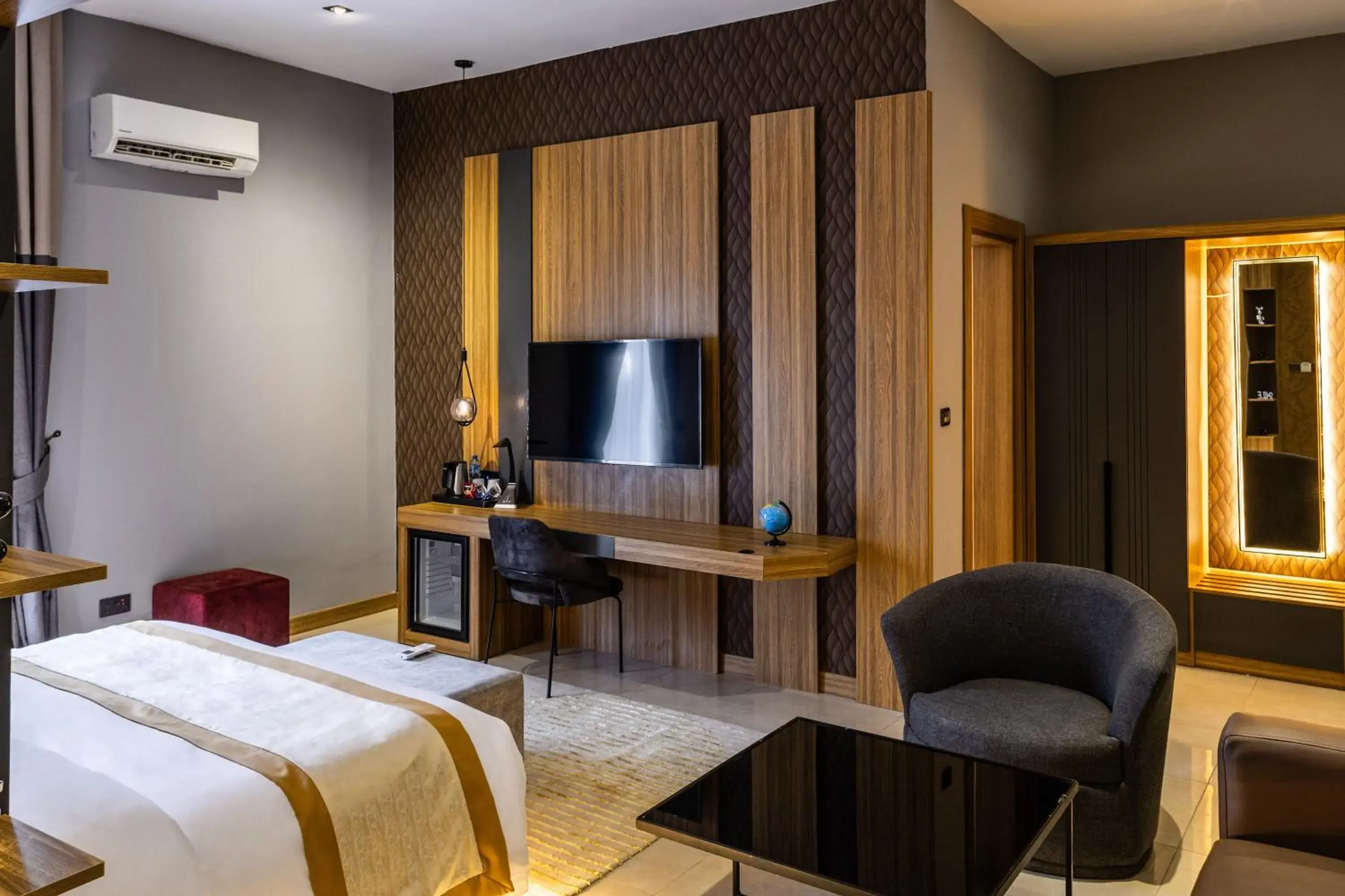 Executive Suite - single occupancy in Yellow Trumpet Wuse 2 Executive Suite - single occupancy in Yellow Trumpet Wuse 2