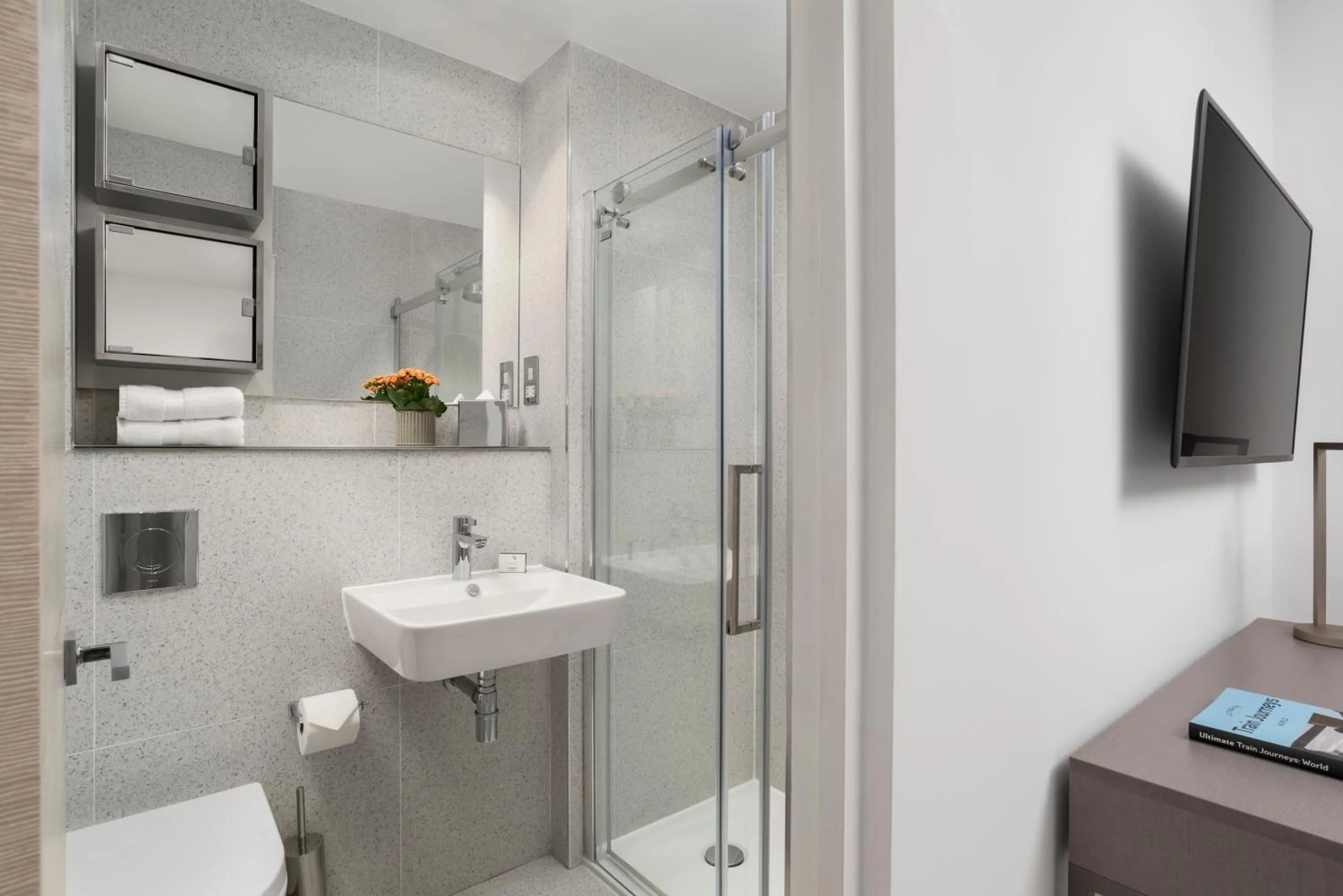Bathroom in Forth House by Supercity Aparthotels