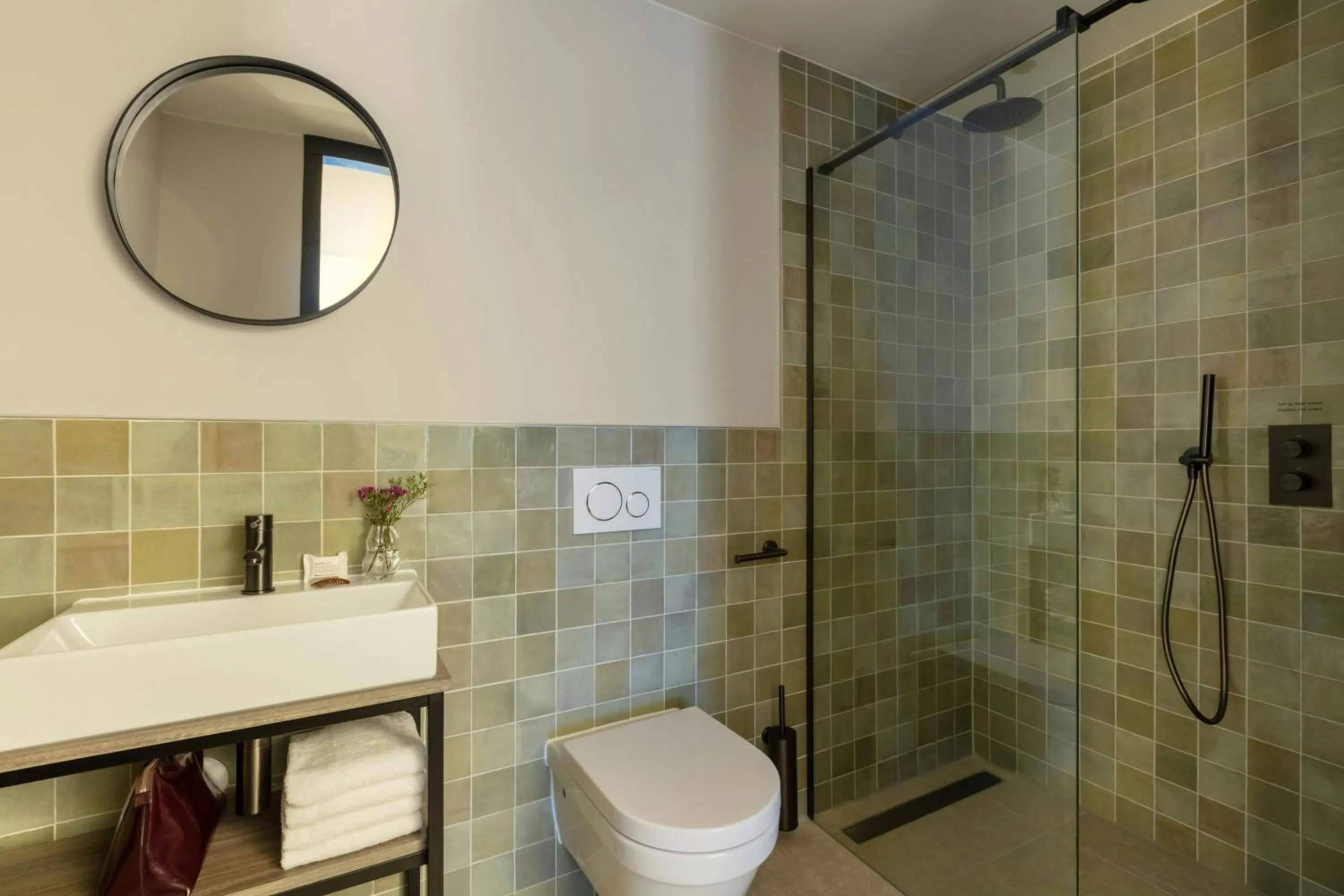 Bathroom in Hotel Middelland Rotterdam