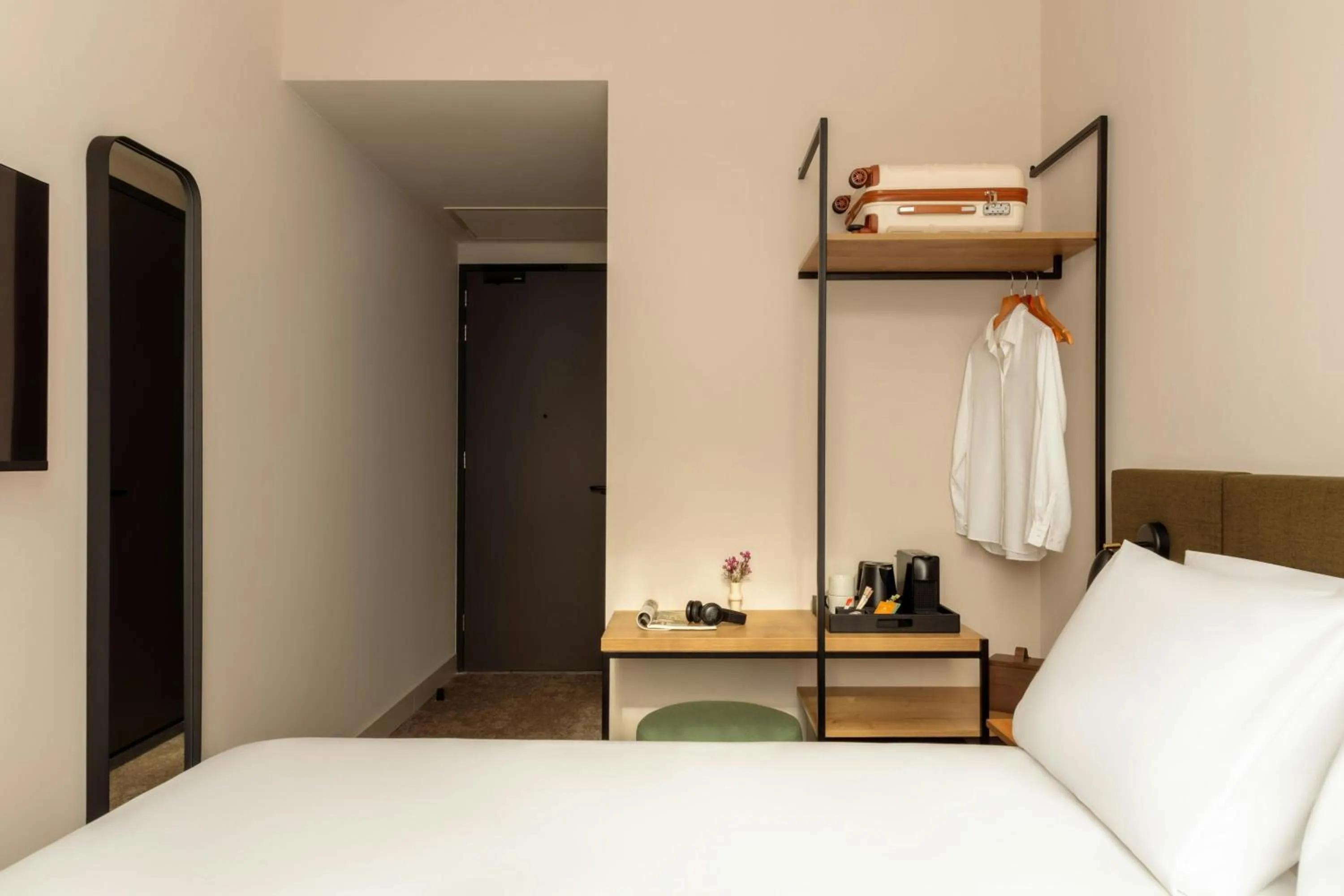 Photo of the whole room, Bed in Hotel Middelland Rotterdam