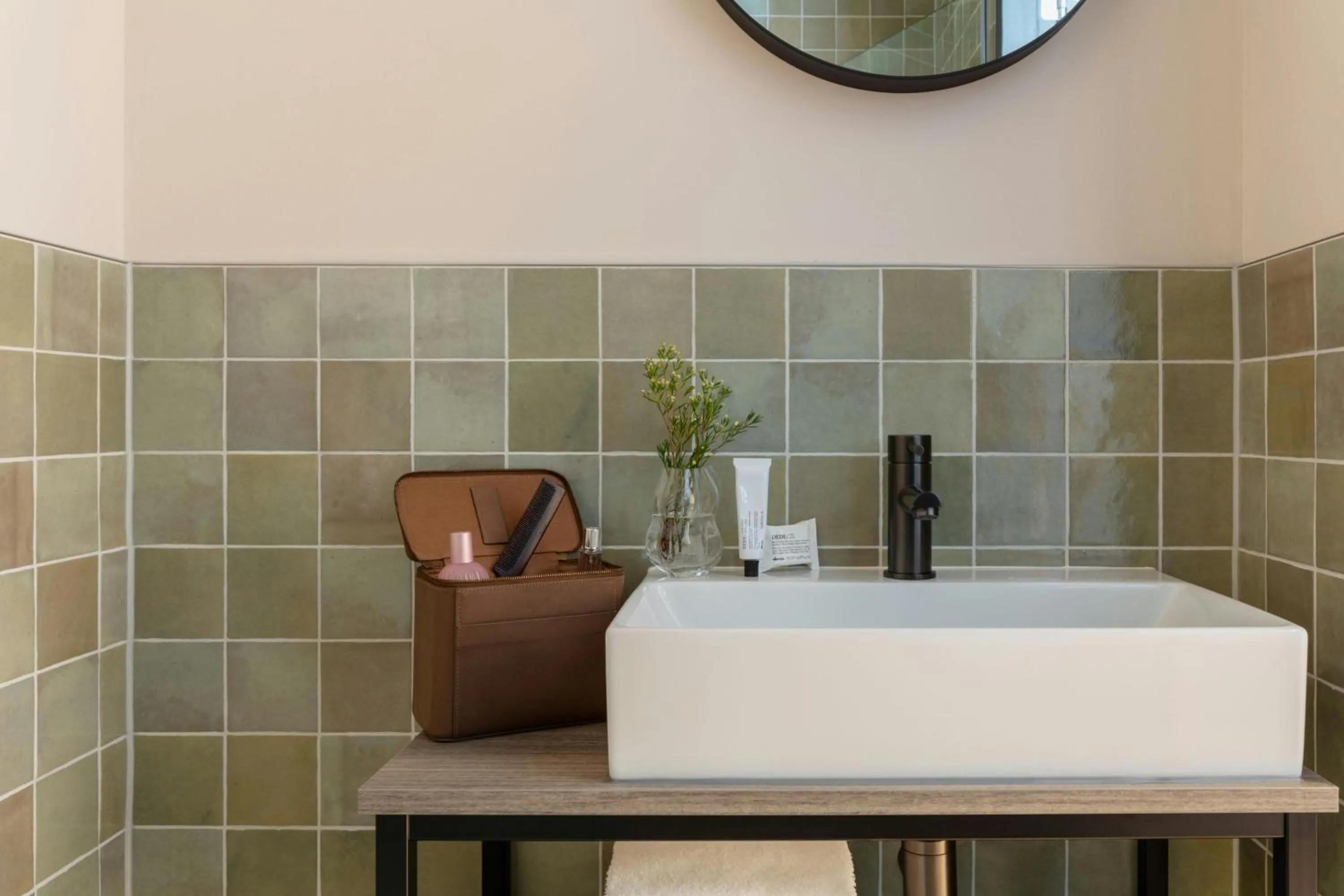 Bathroom in Hotel Middelland Rotterdam