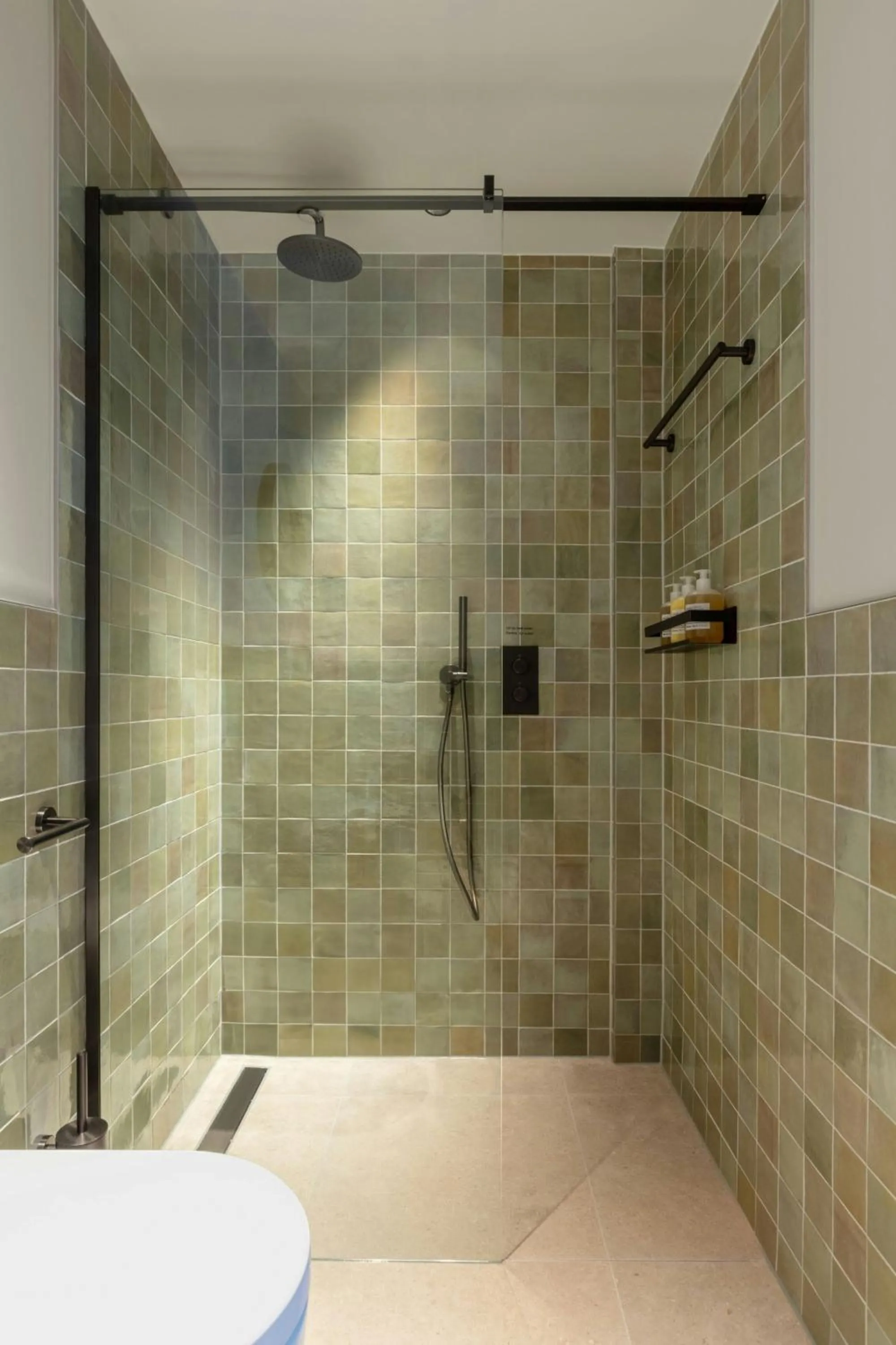 Bathroom in Hotel Middelland Rotterdam