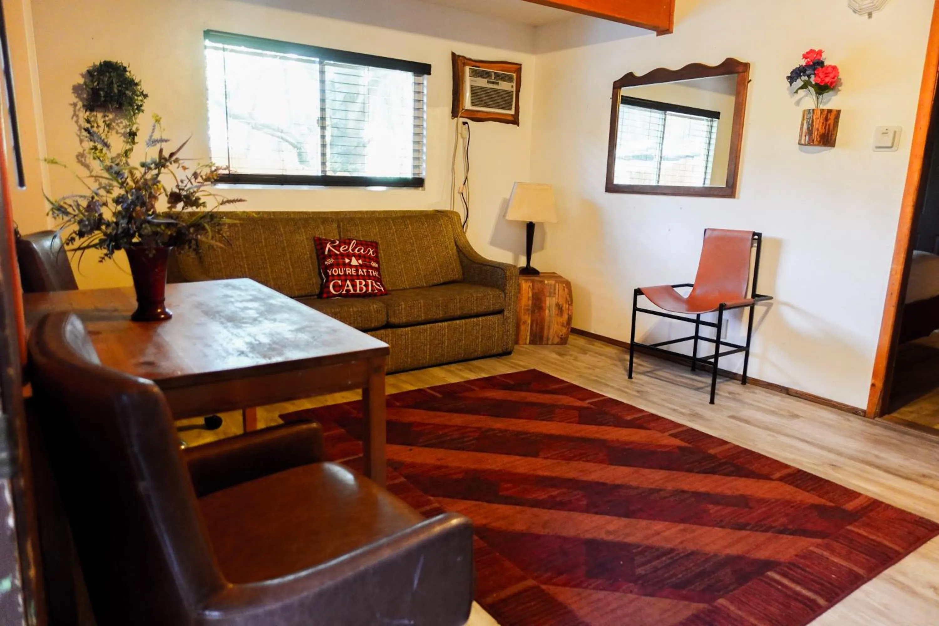 Sleepy Hollow Cabins and Hotel