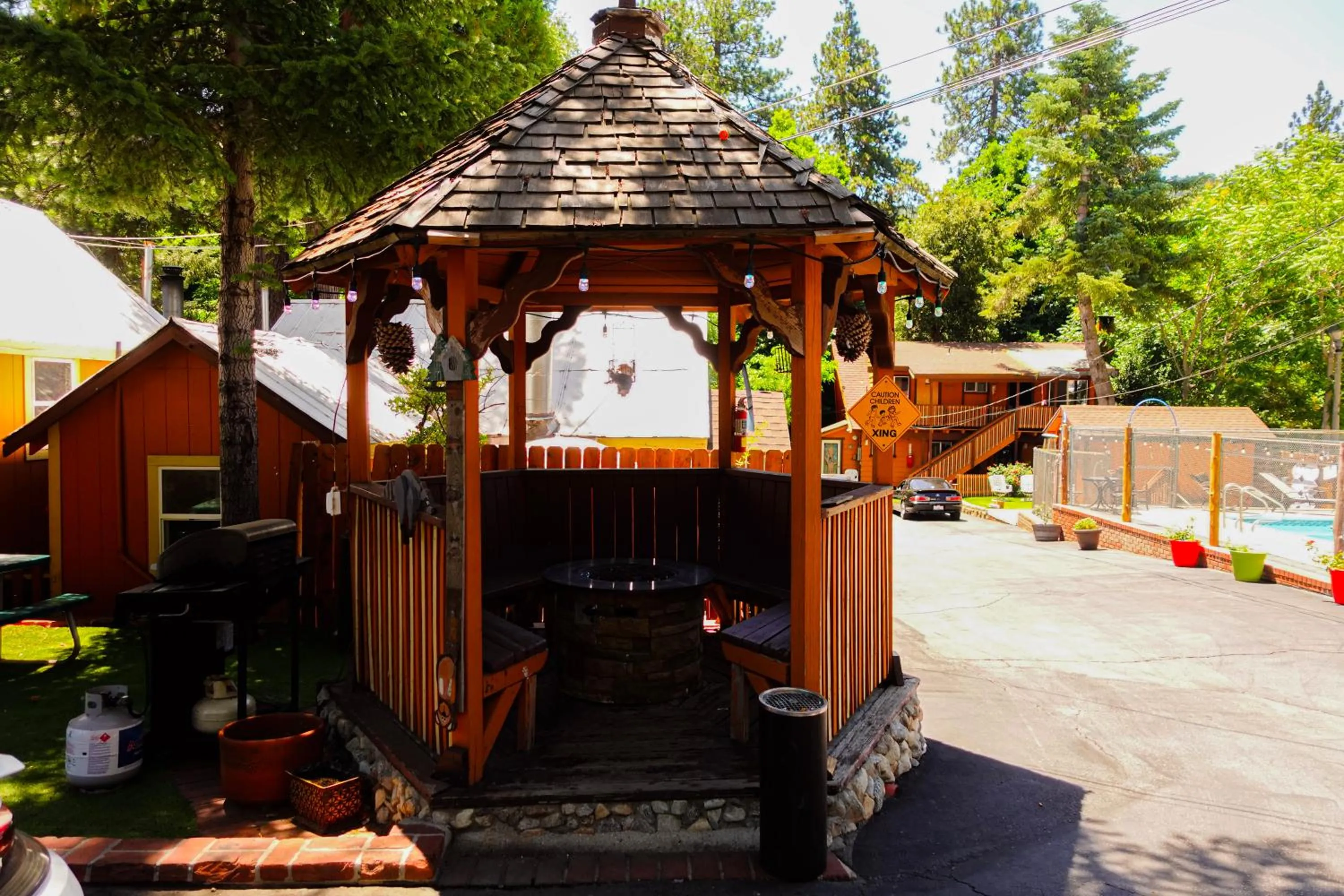 Sleepy Hollow Cabins and Hotel