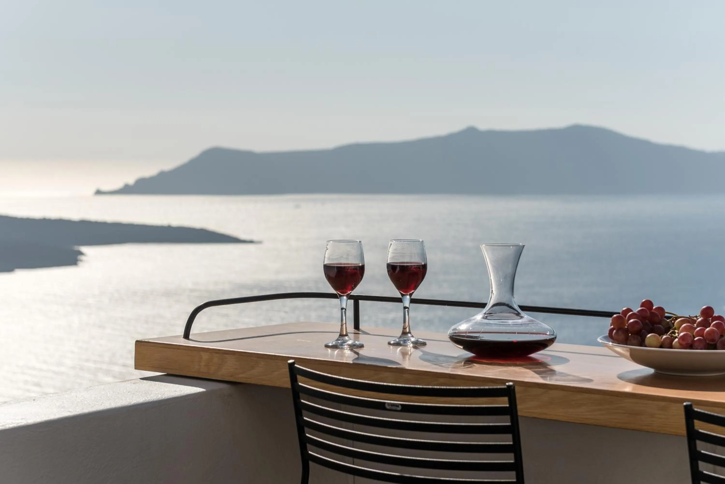 Lounge or bar in Porto Fira Suites