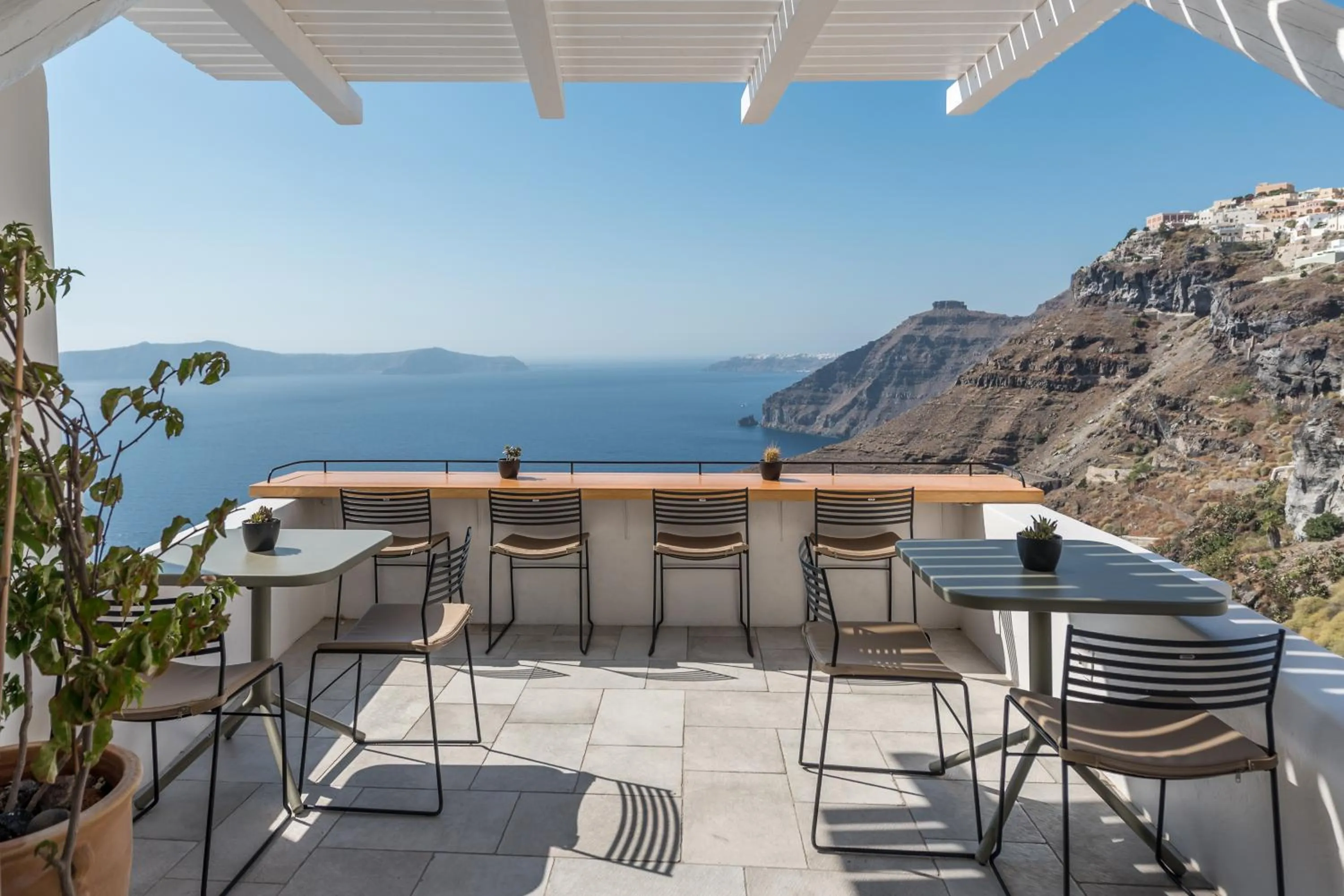 Lounge or bar in Porto Fira Suites
