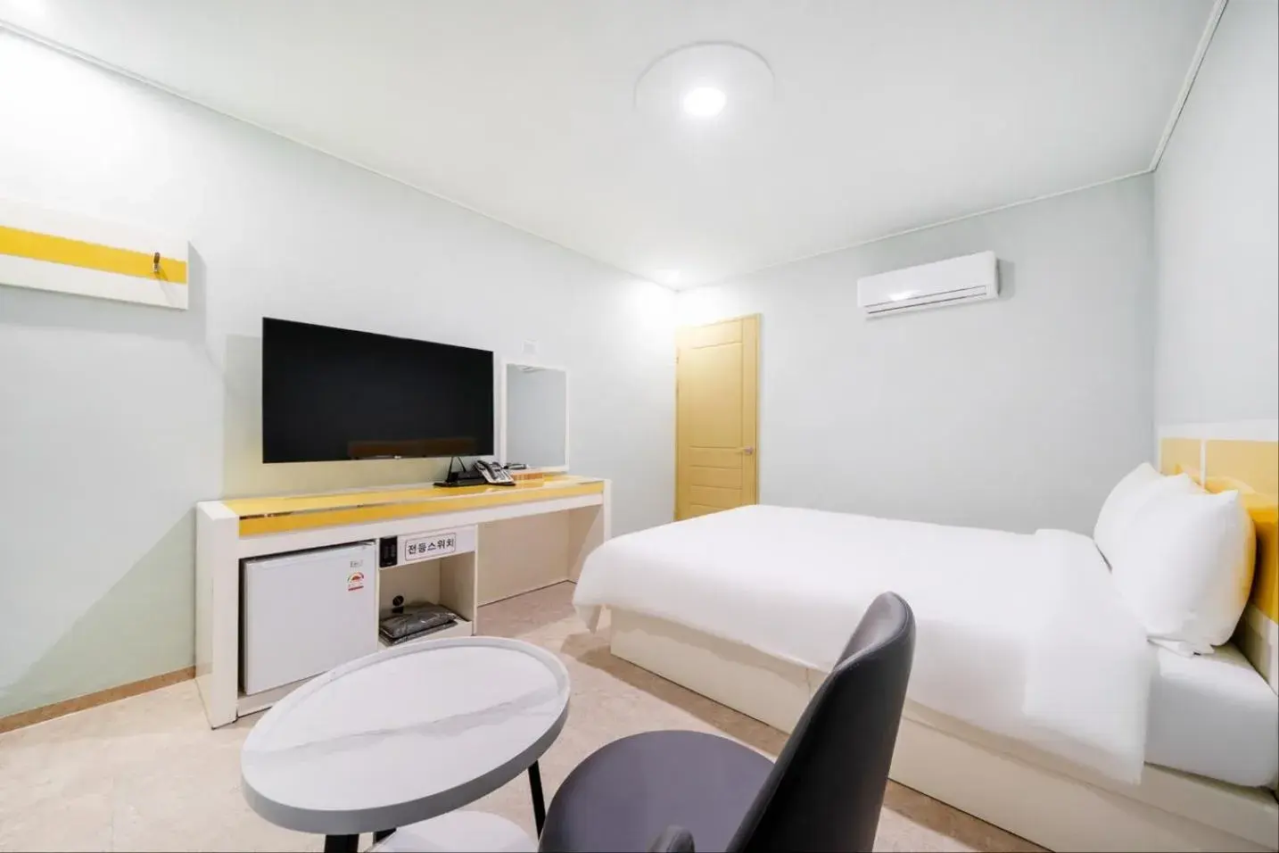 TV and multimedia, Bed in Taean Manripo Feel Hotel TV and multimedia, Bed in Taean Manripo Feel Hotel