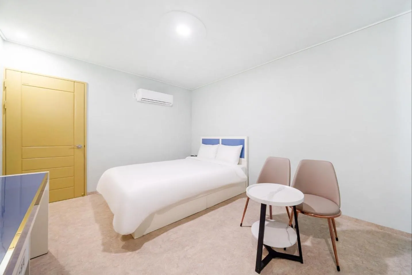 Bedroom, Bed in Taean Manripo Feel Hotel