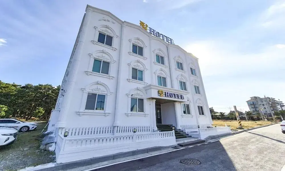 Property building in Taean Manripo Feel Hotel Property building in Taean Manripo Feel Hotel