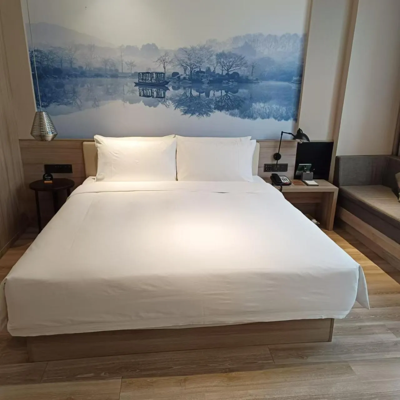 Bed in Atour Hotel Wuhan East Railway Station Optics Valley High-tech