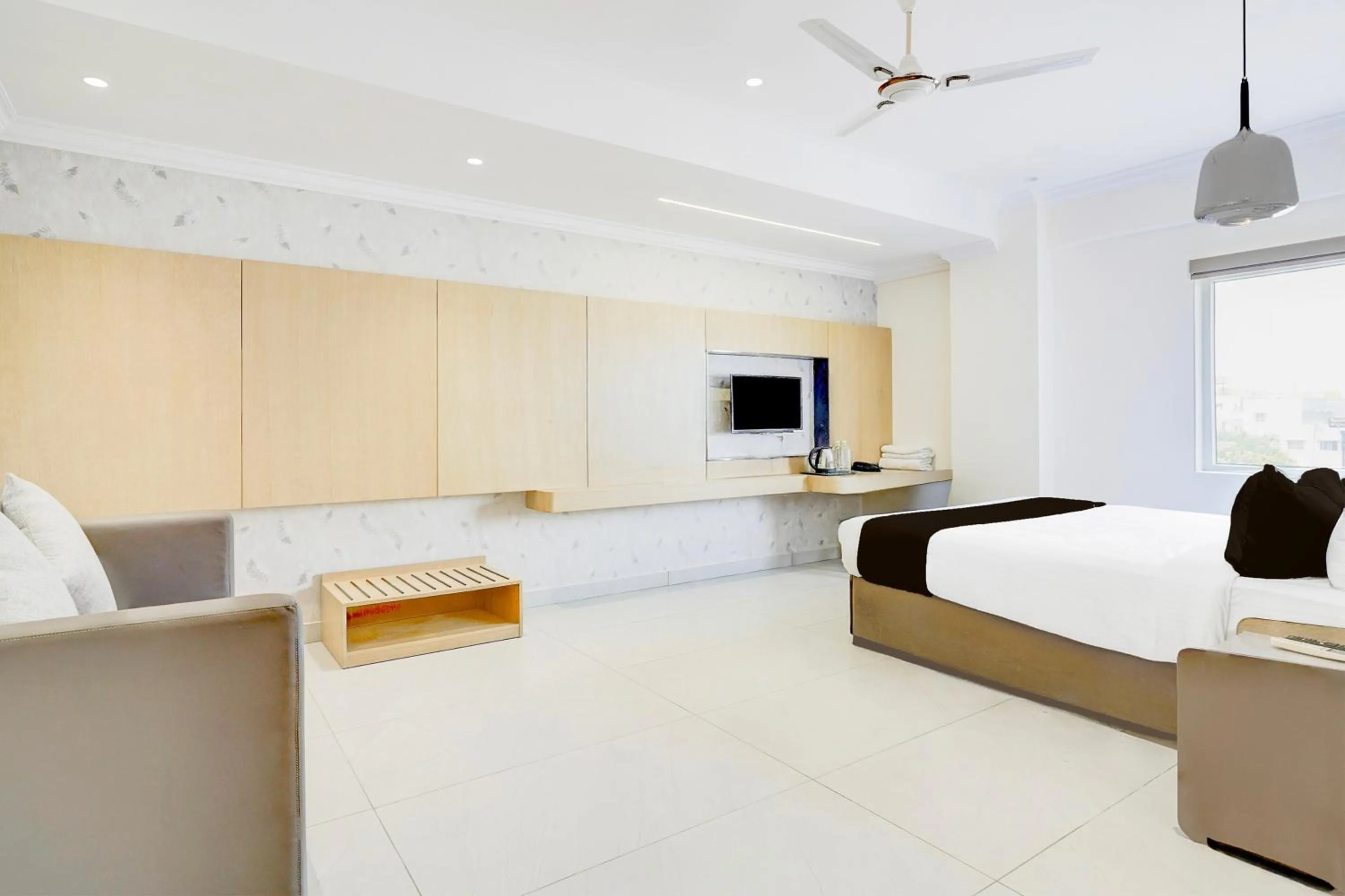 Bedroom, Bed in Super Townhouse Oak AECS Layout Brookfield