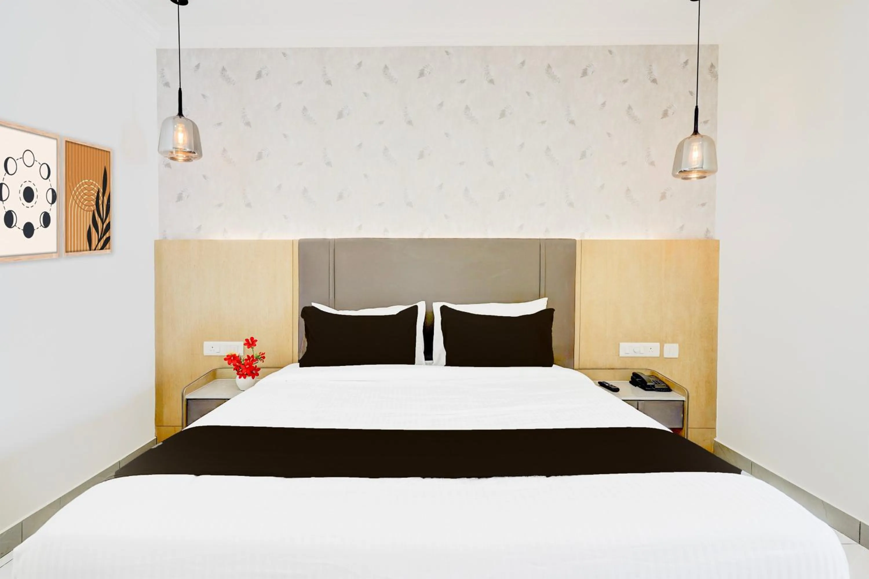 Bedroom, Bed in Super Townhouse Oak AECS Layout Brookfield