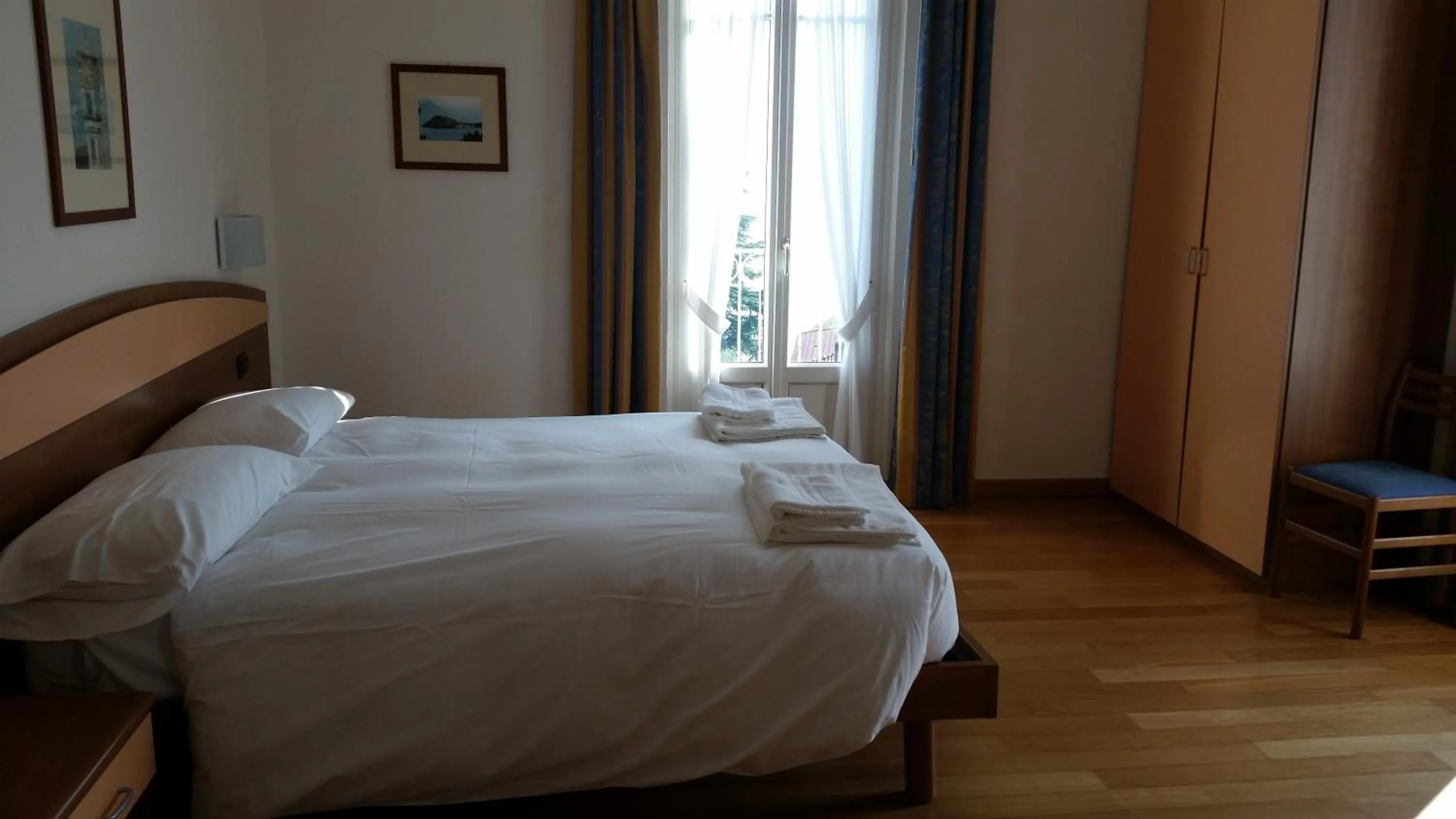 Day, Bed in Hotel Lario