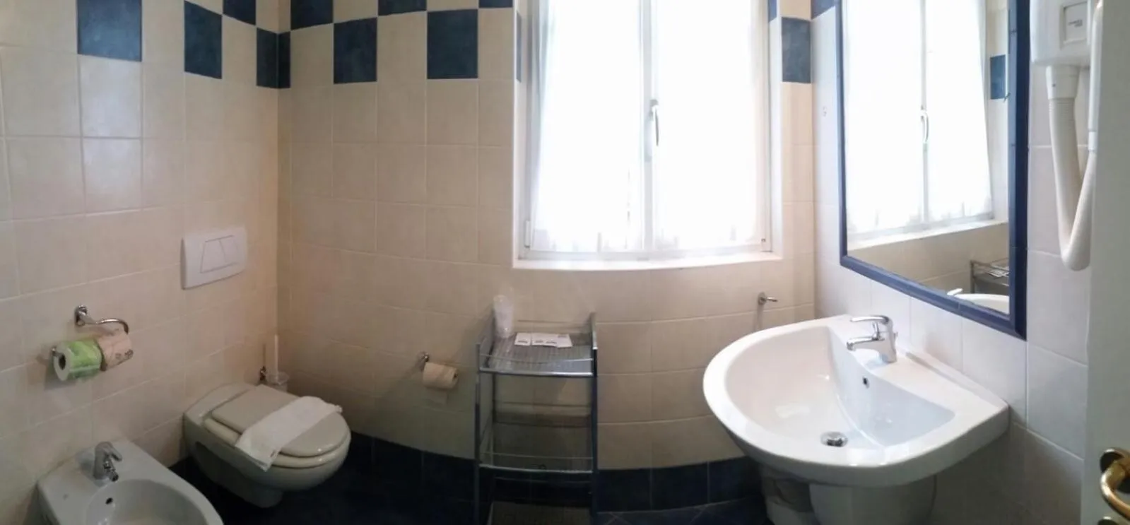 Bathroom in Hotel Lario