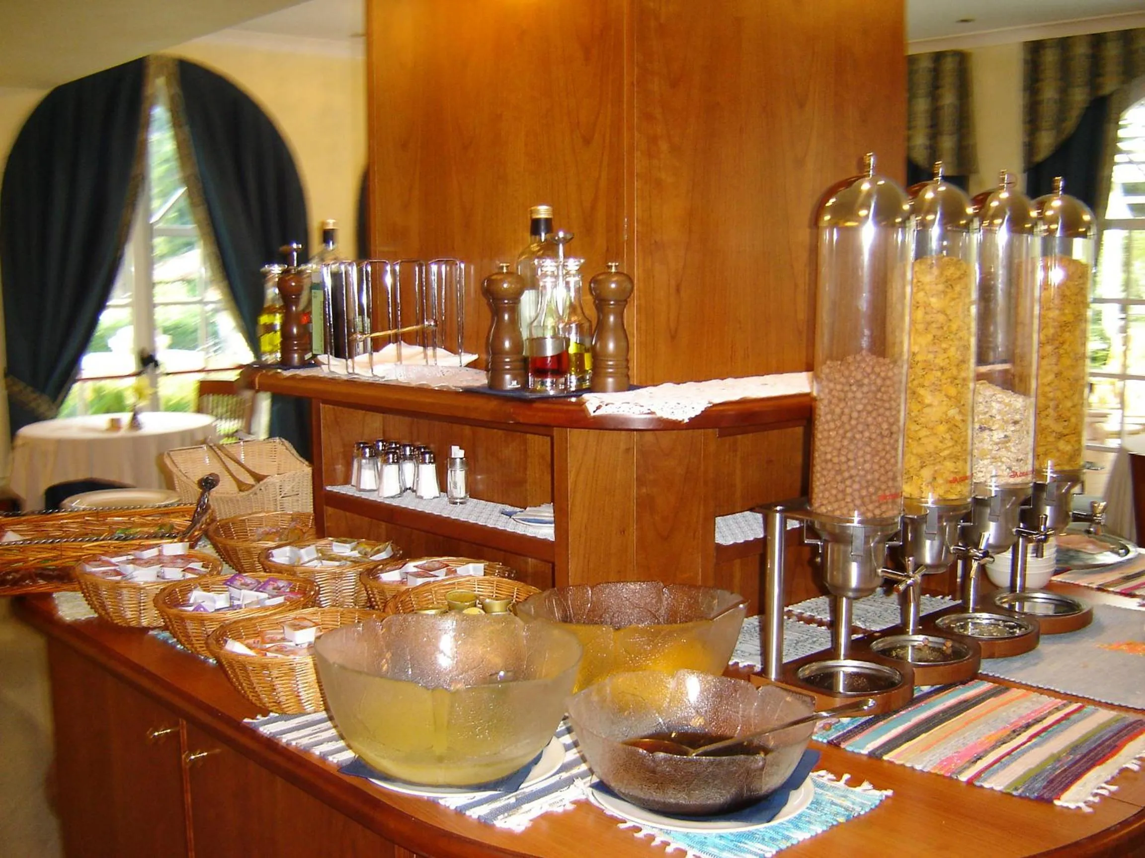 Restaurant/places to eat in Hotel Lario