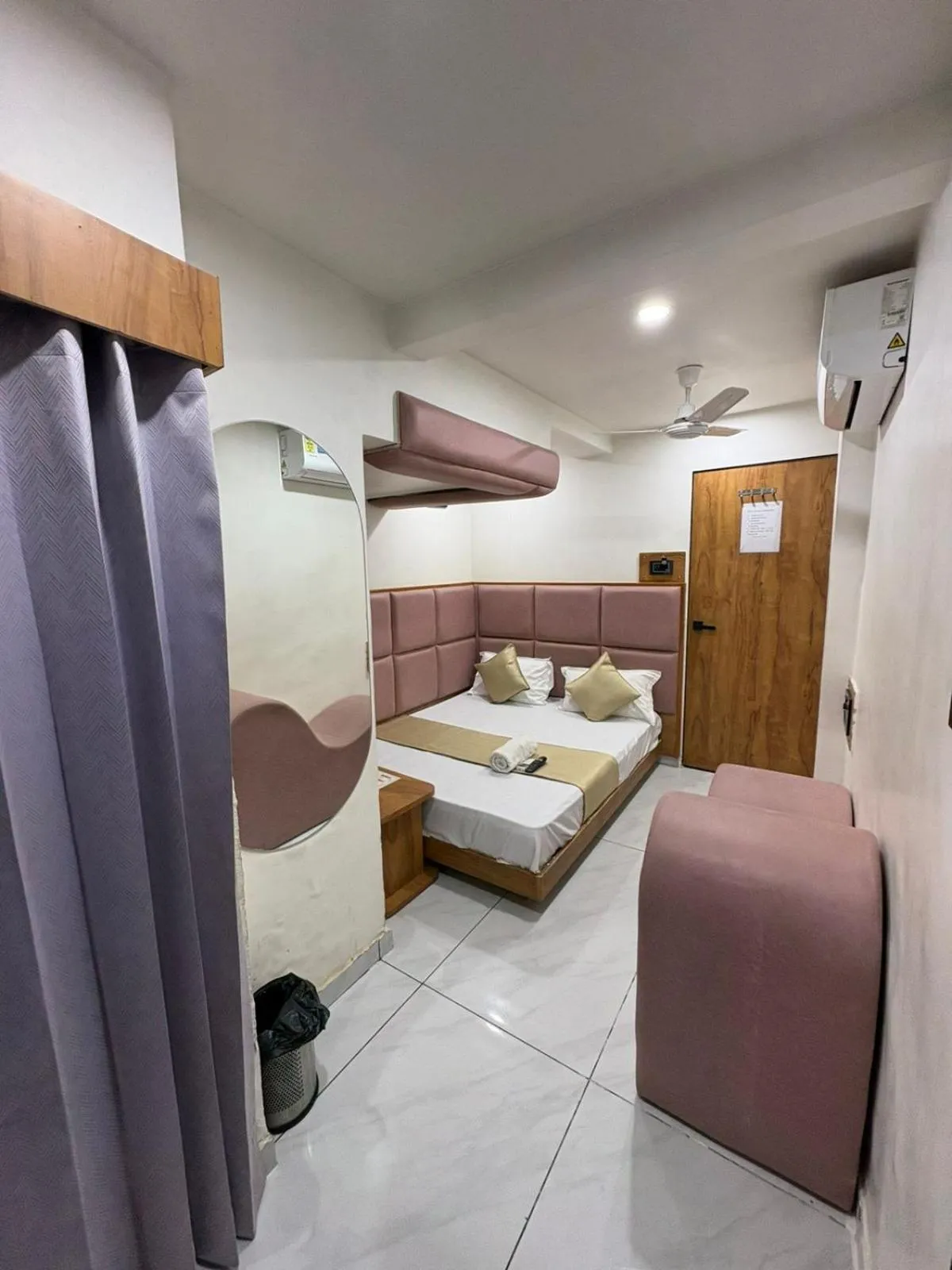 Bed in Hotel Skyland