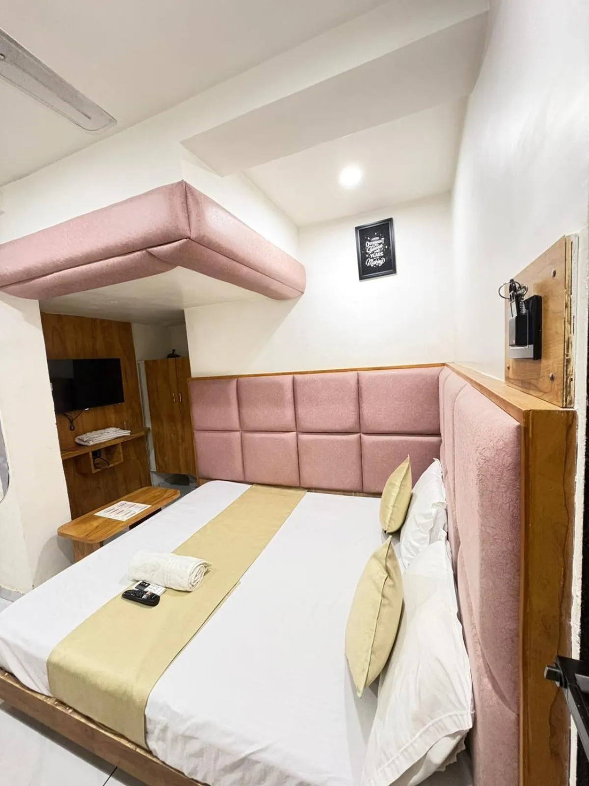Bed in Hotel Skyland