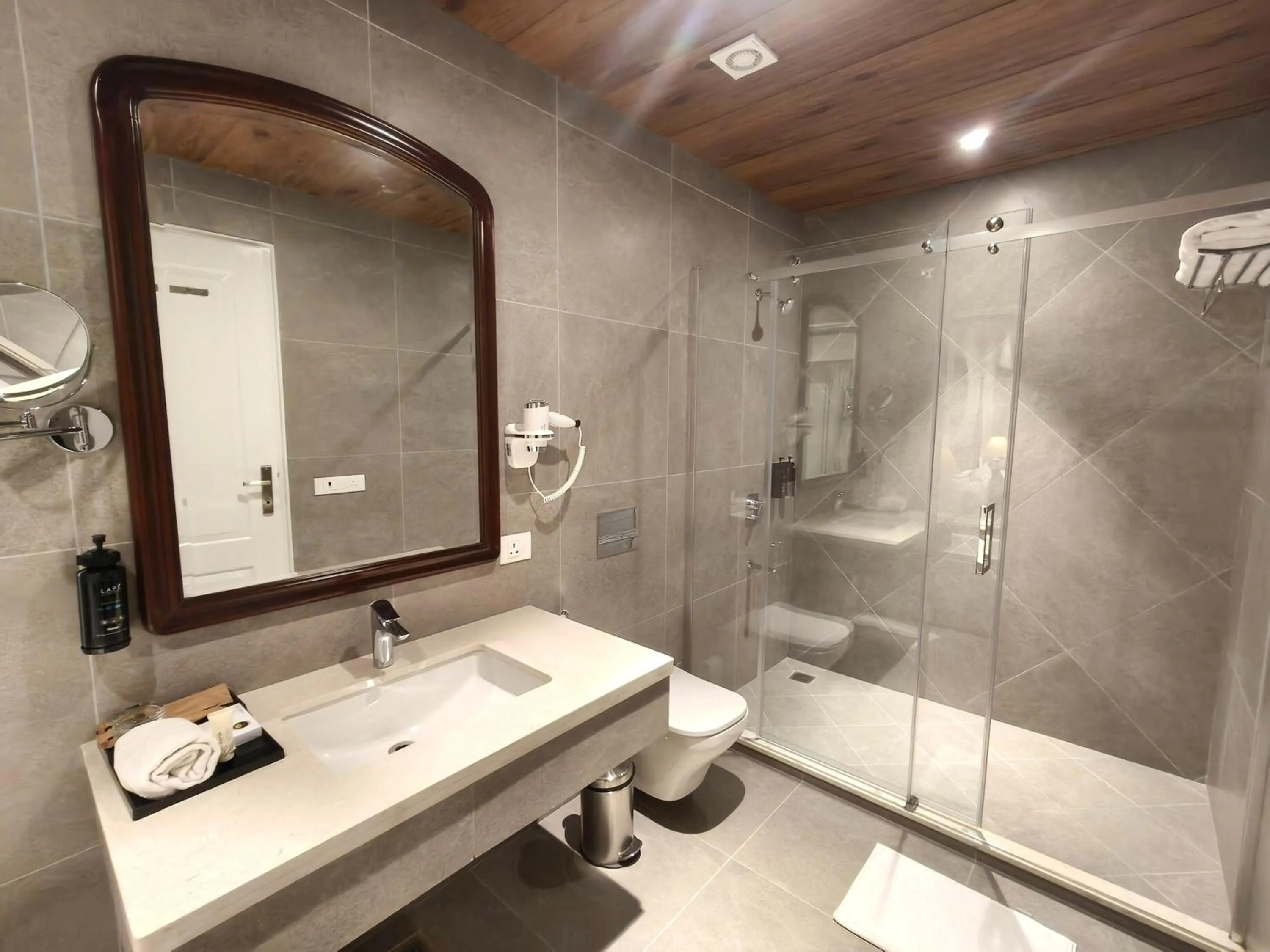 Toilet in Moustache Mussoorie