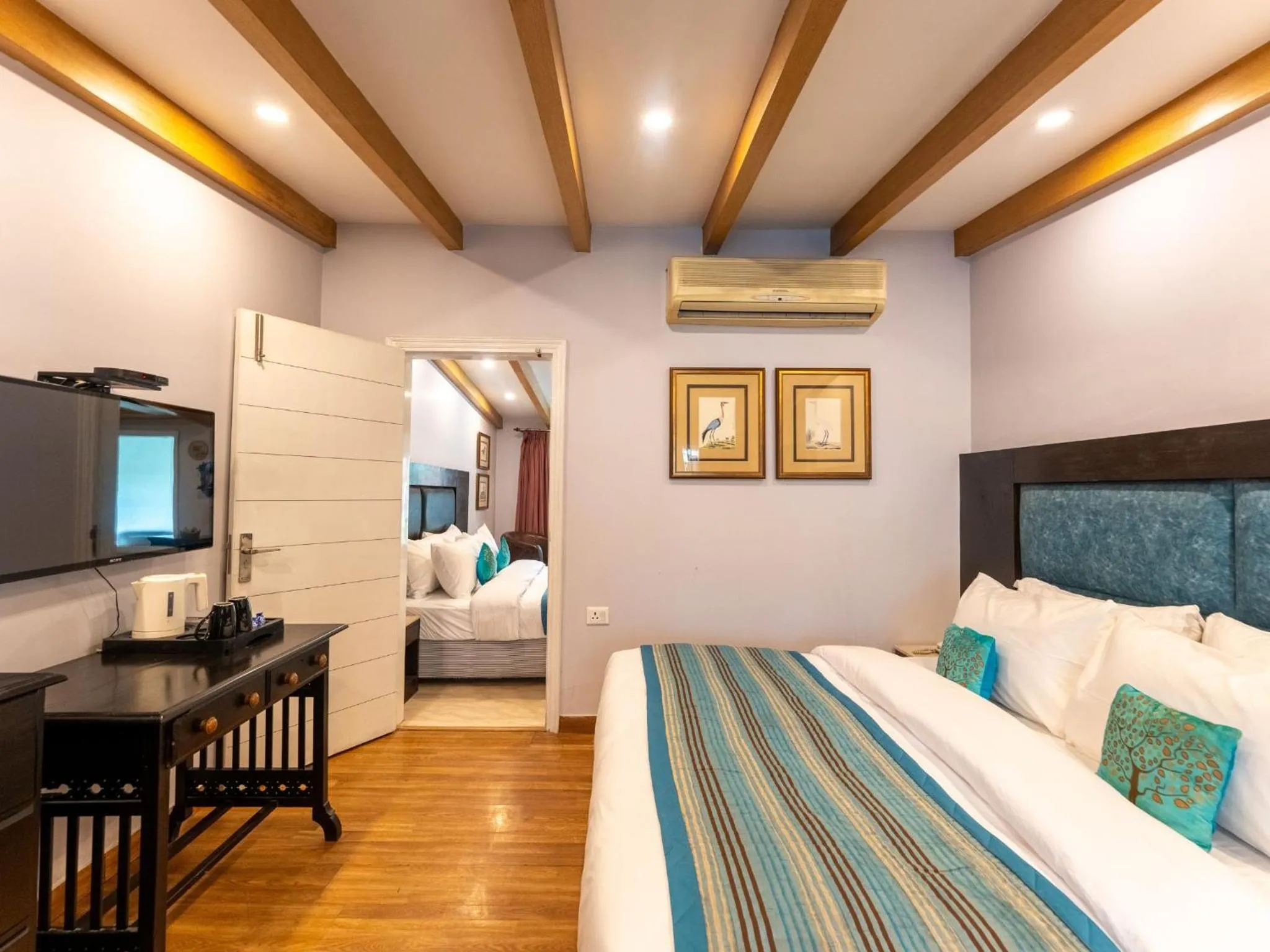 Living room, Bed in Moustache Mussoorie