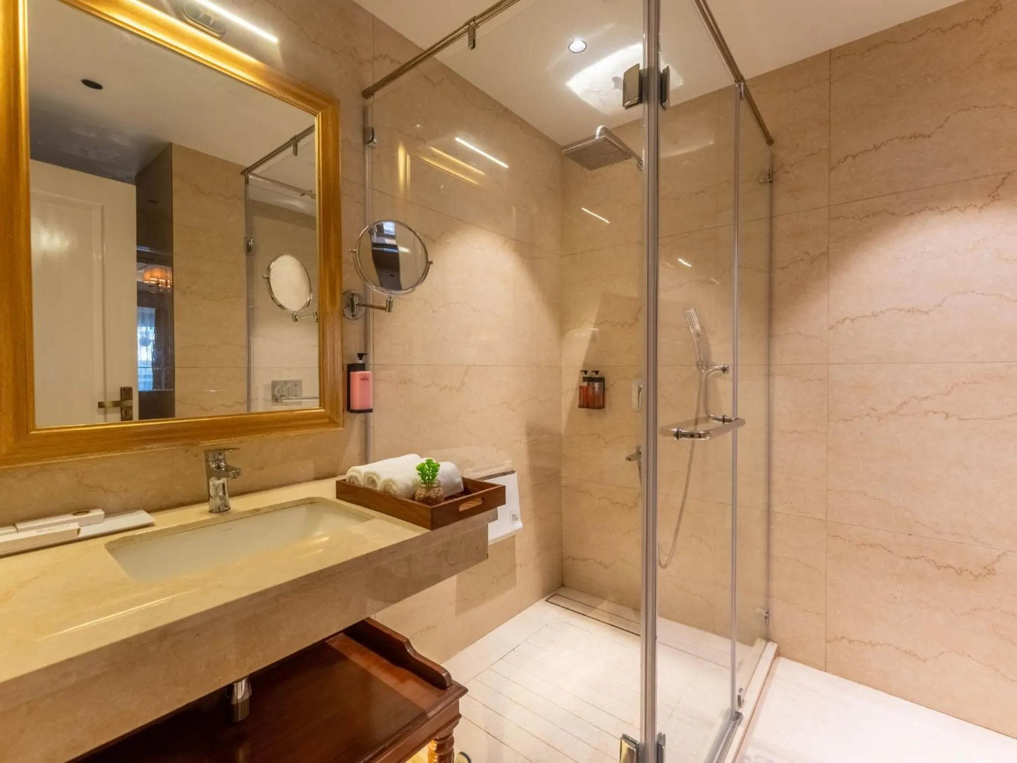 Toilet in Moustache Mussoorie