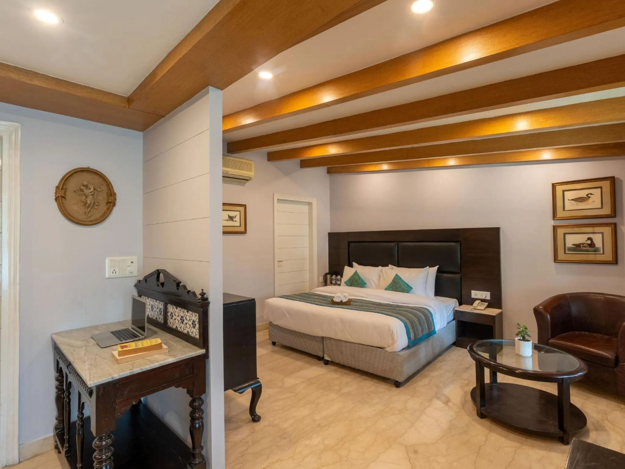 Living room, Bed in Moustache Mussoorie