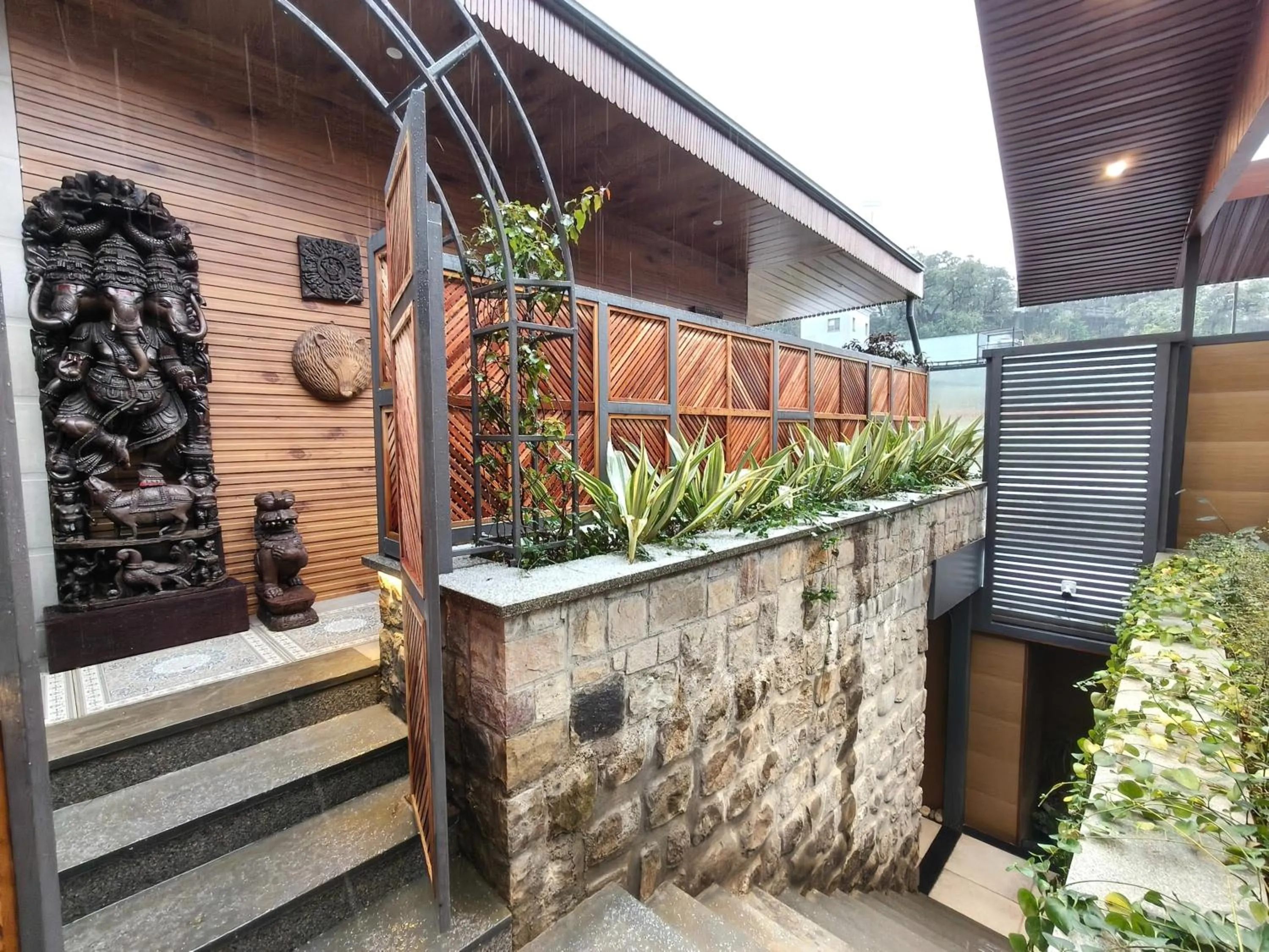 Day in Moustache Mussoorie