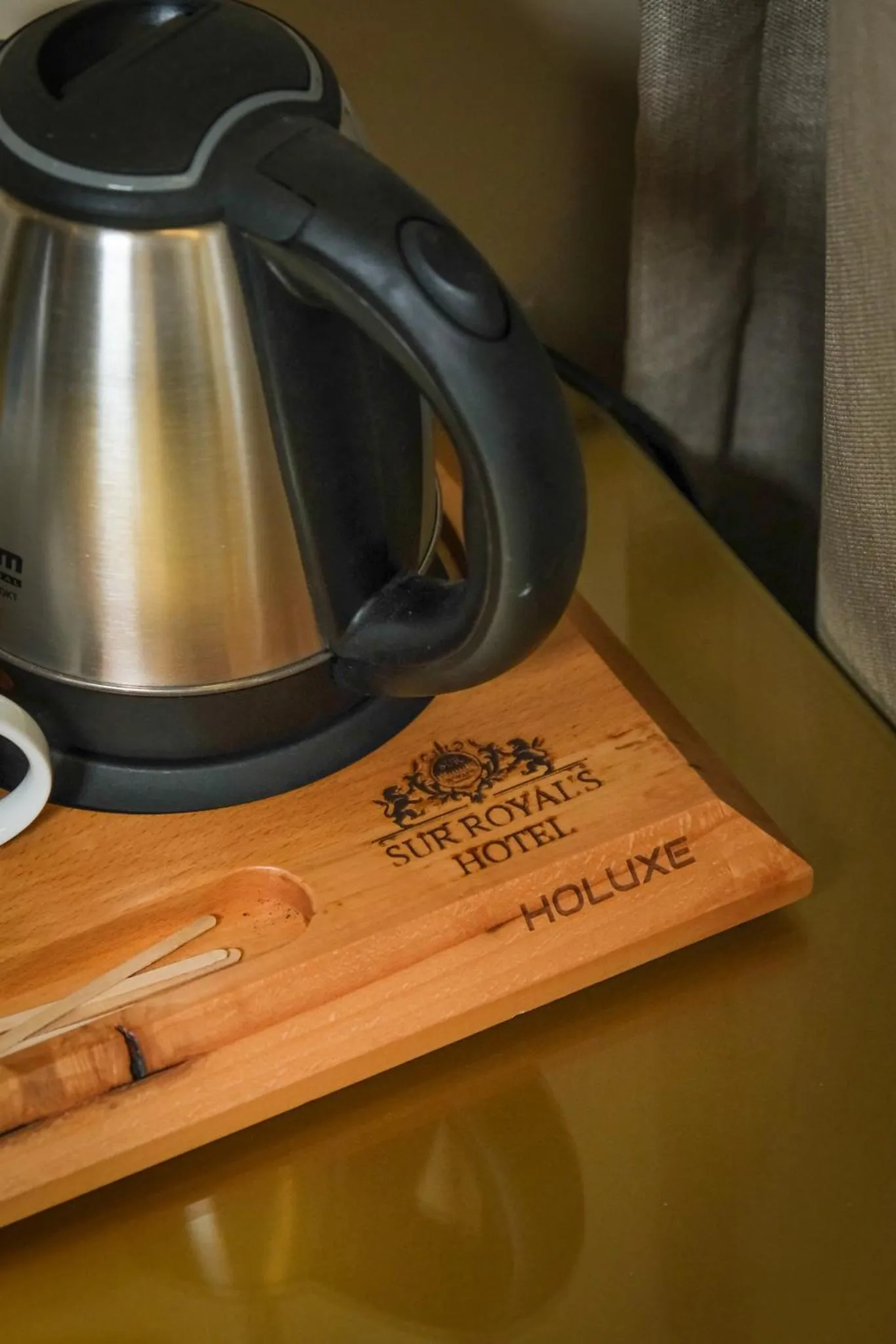 Coffee/tea facilities in Sur Royal's Hotel