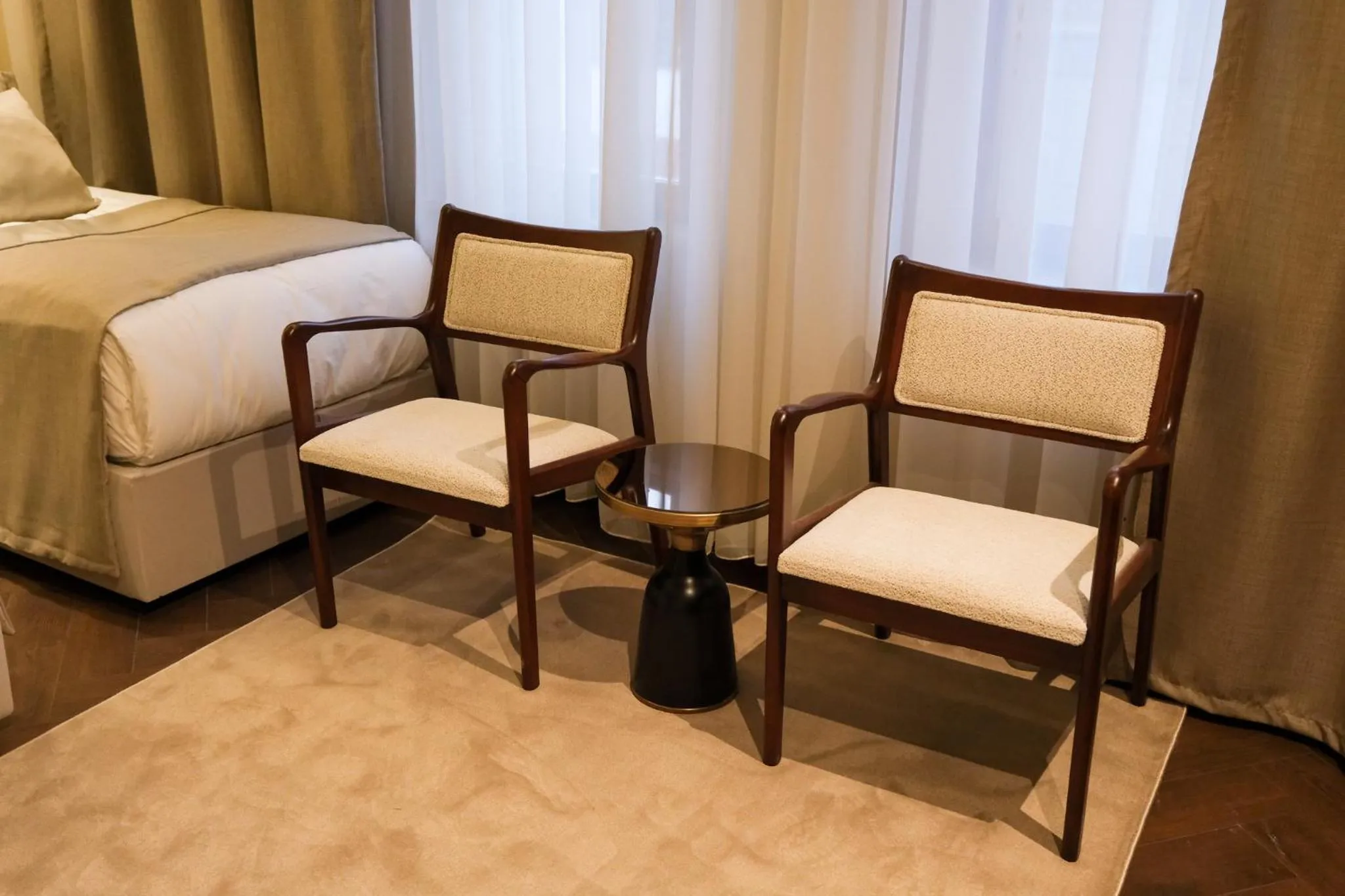 Seating area in Sur Royal's Hotel