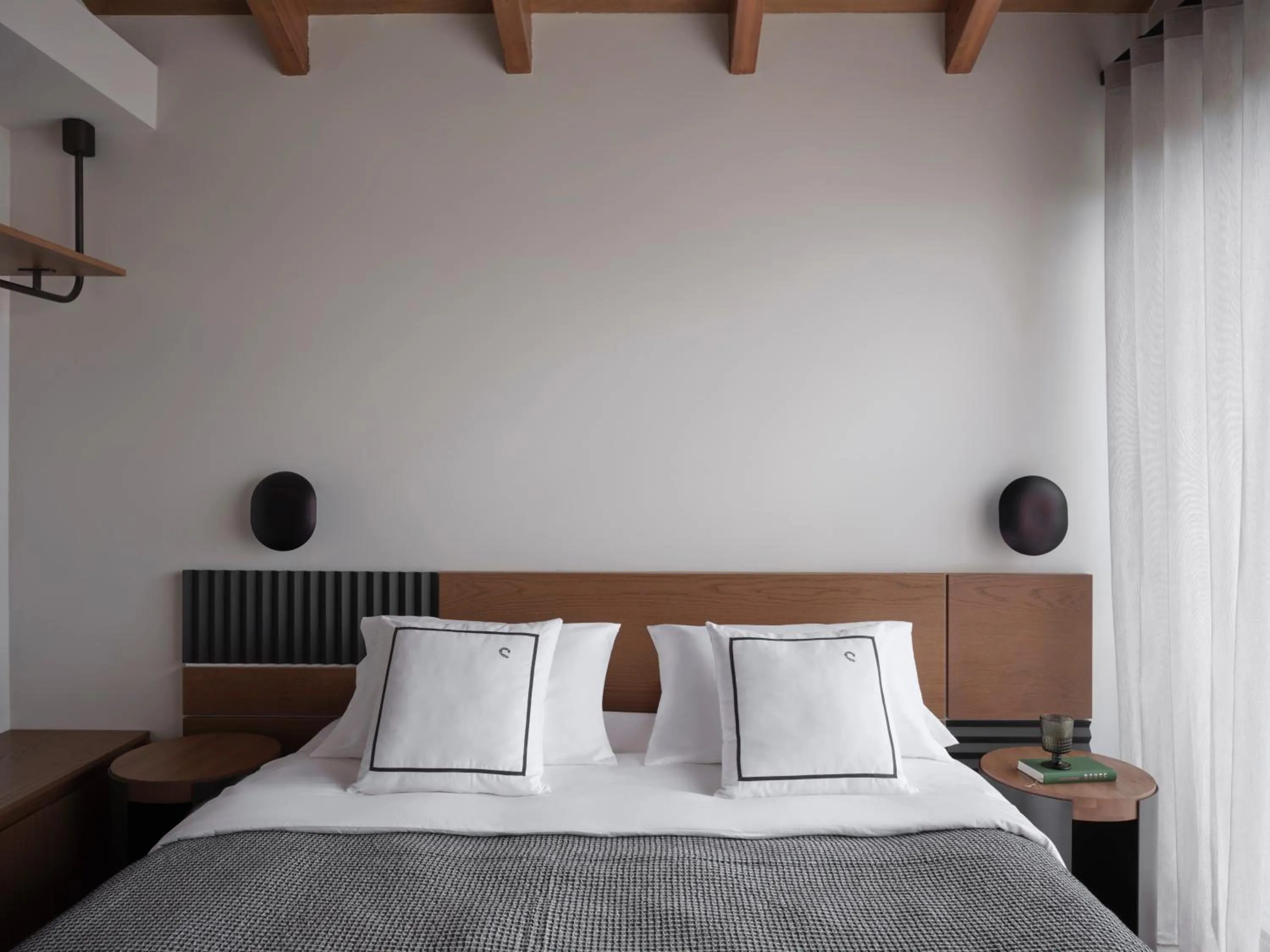 Bed in Noero Villas Lefkada