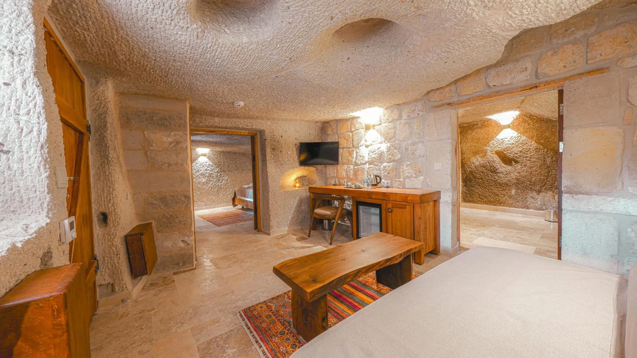 TV and multimedia, Bed in Logos Cave Cappadocia - Adults Only