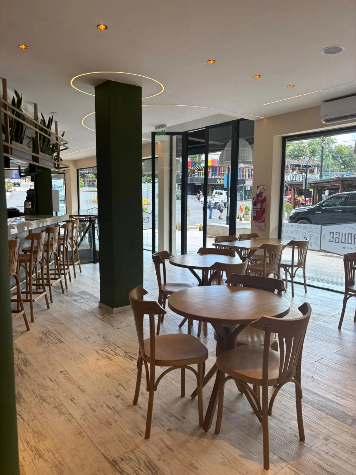 Restaurant/places to eat in Bagu Siete Bocas