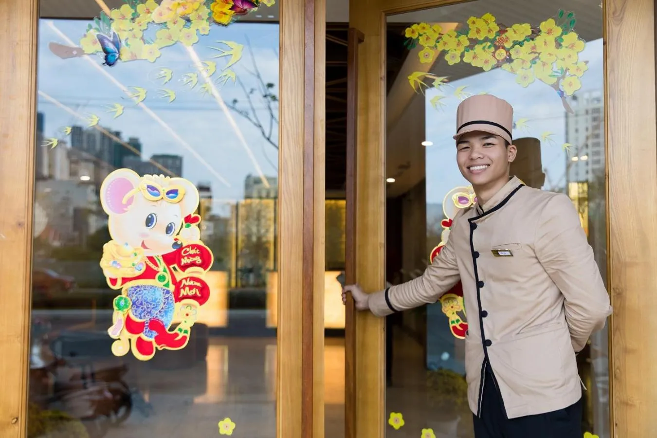 concierge in KOVA Diamond Hotel Da Nang