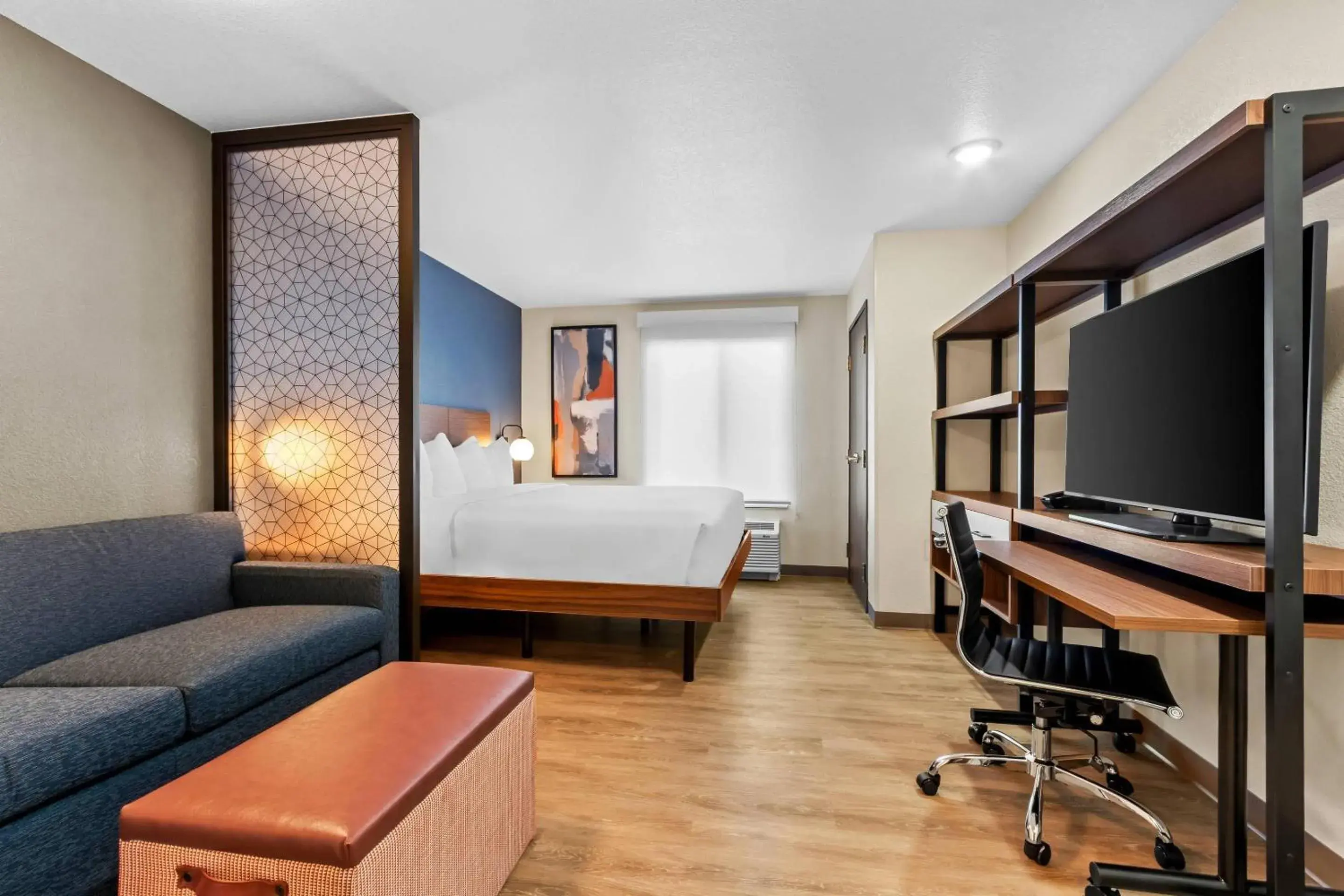 King Suite with Sofa - Non Smoking in Everhome Suites Yuma East I-8 King Suite with Sofa - Non Smoking in Everhome Suites Yuma East I-8