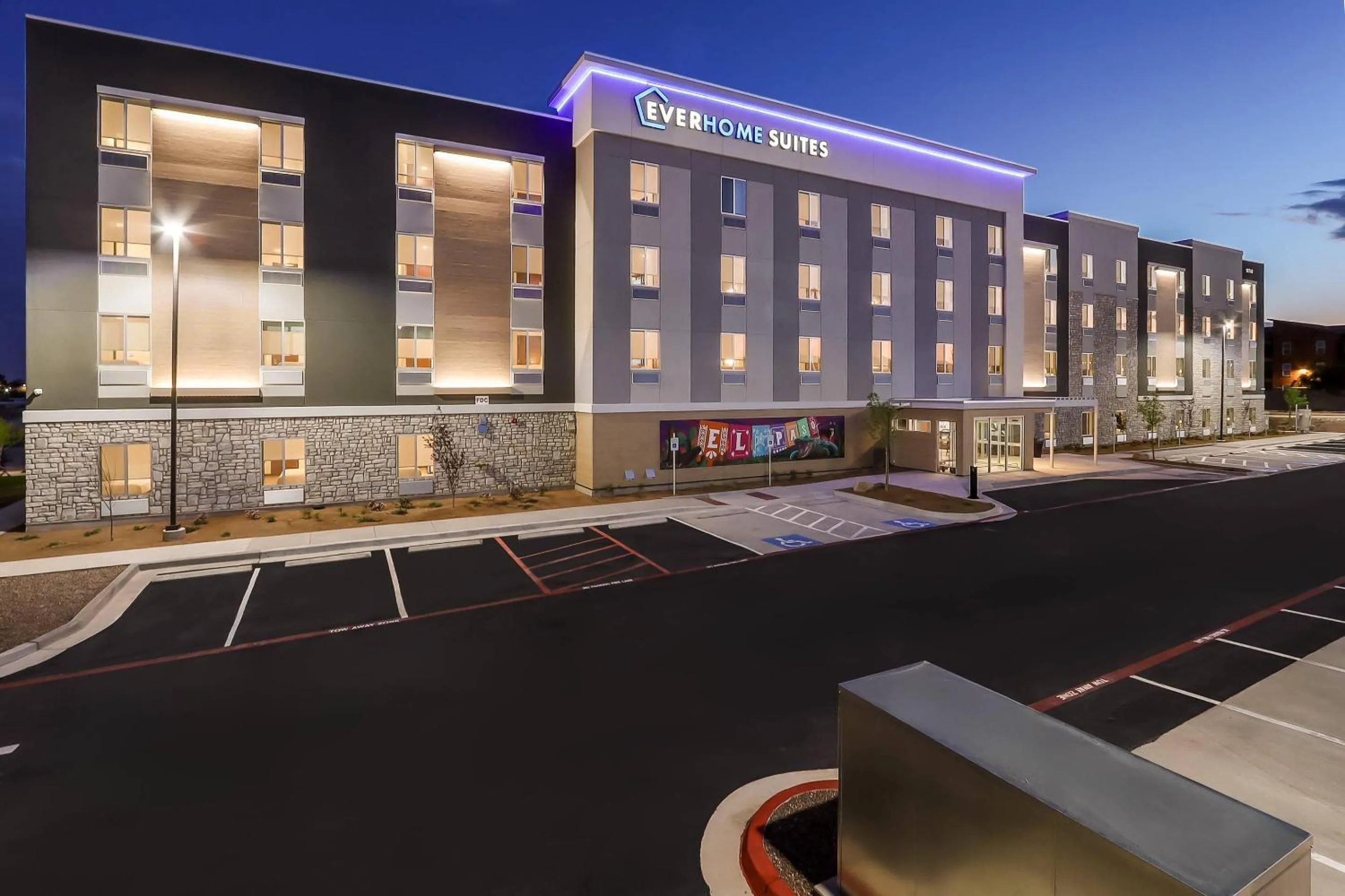 Everhome Suites El Paso Airport near Fort Bliss by Choice Hotels