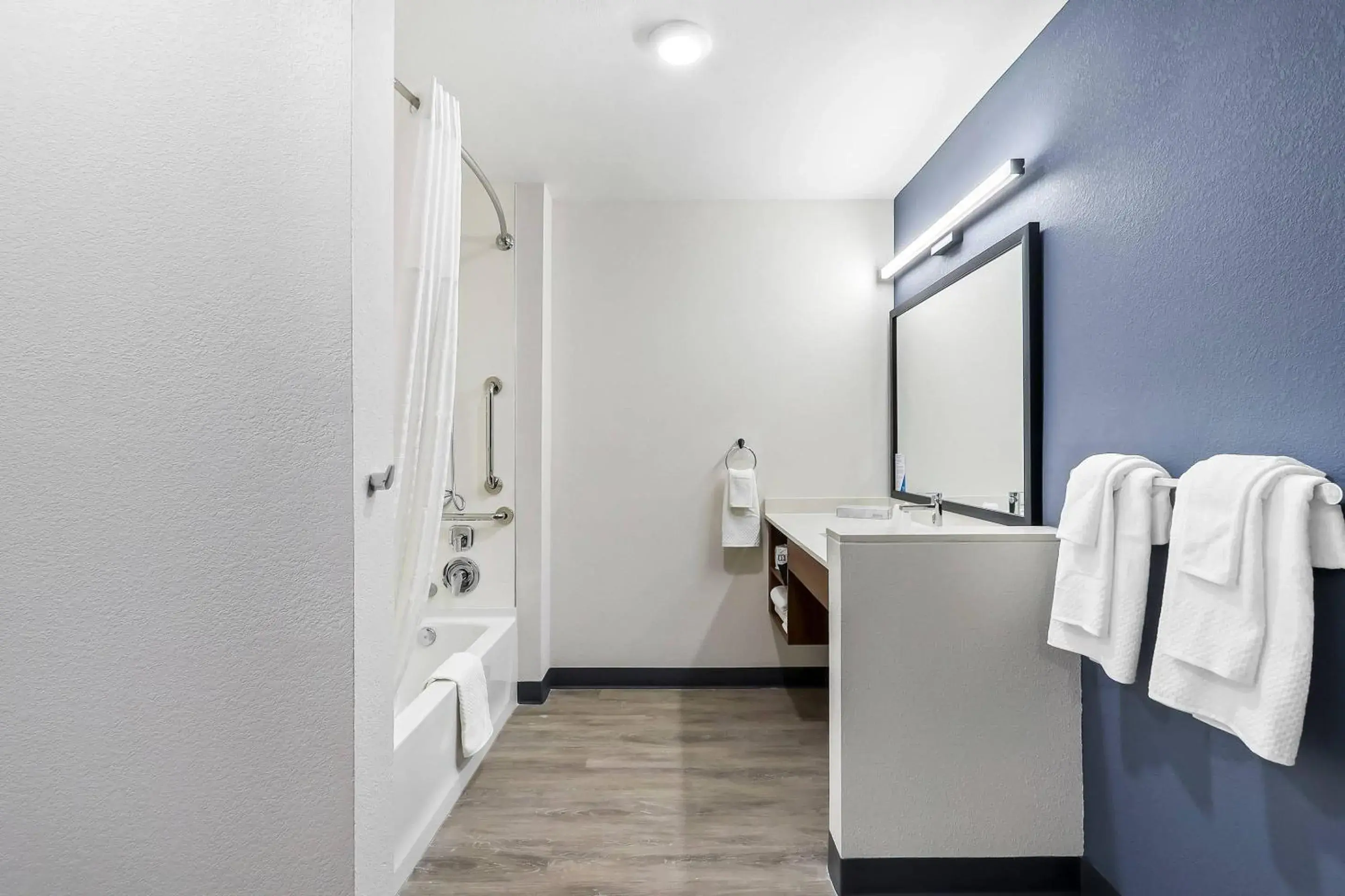 King Suite with Sofa - Disability Access/Non Smoking in Everhome Suites El Paso Airport near Fort Bliss by Choice Hotels King Suite with Sofa - Disability Access/Non Smoking in Everhome Suites El Paso Airport near Fort Bliss by Choice Hotels
