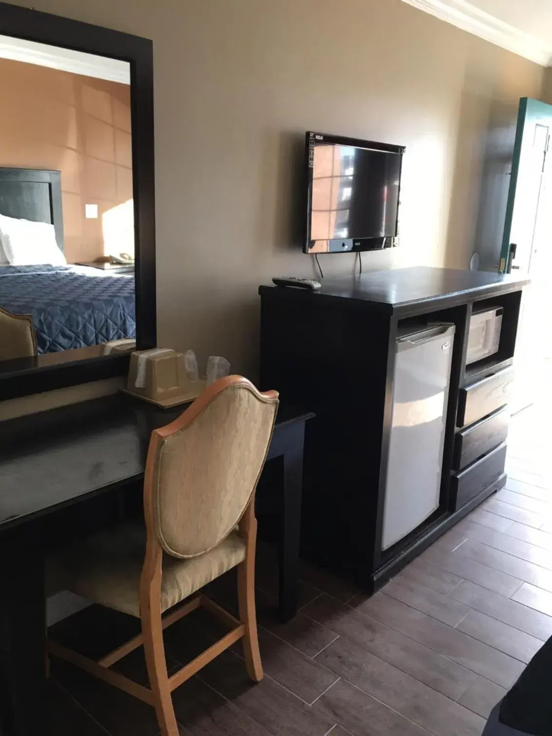 Bed in Corona inn Bed in Corona inn