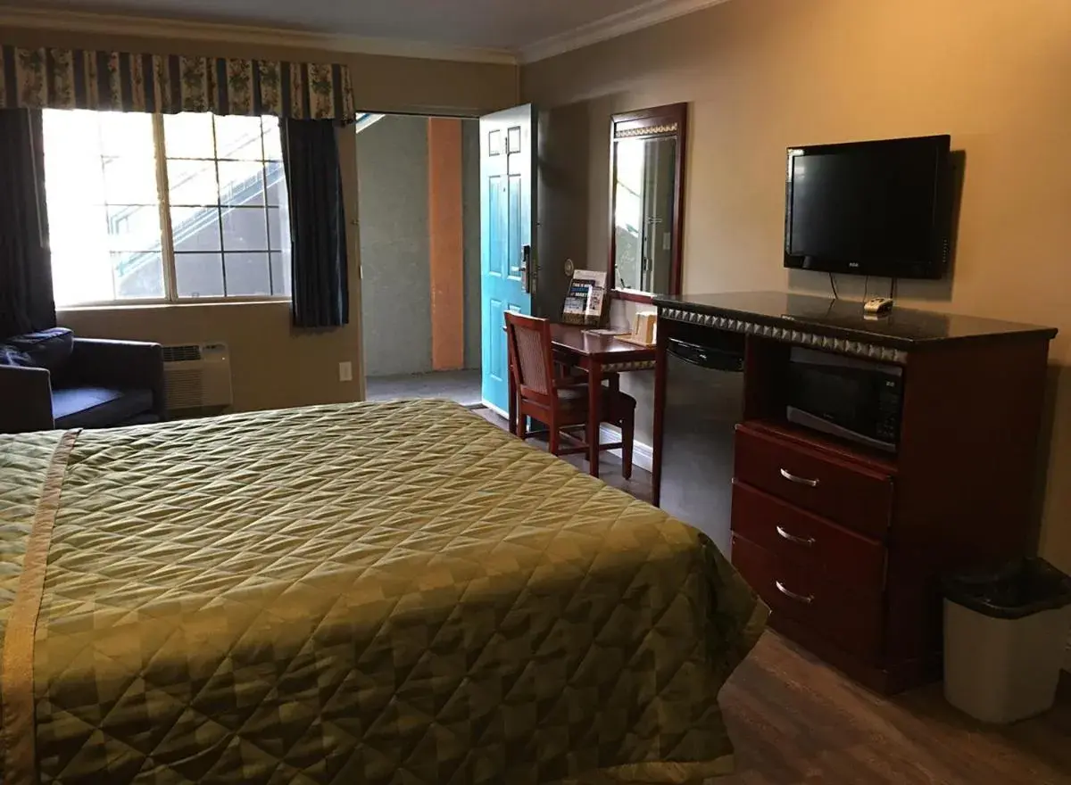 Bed in Corona inn Bed in Corona inn