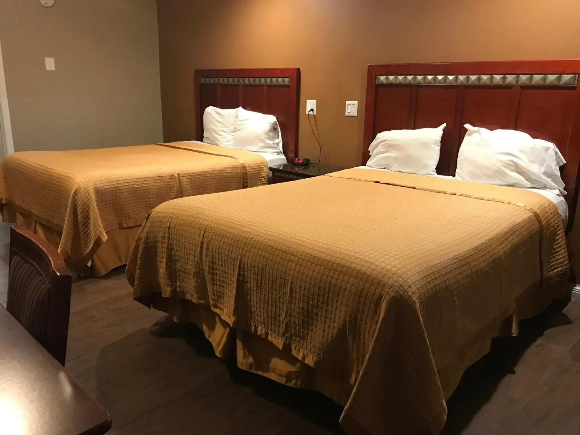 Bed in Corona inn Bed in Corona inn