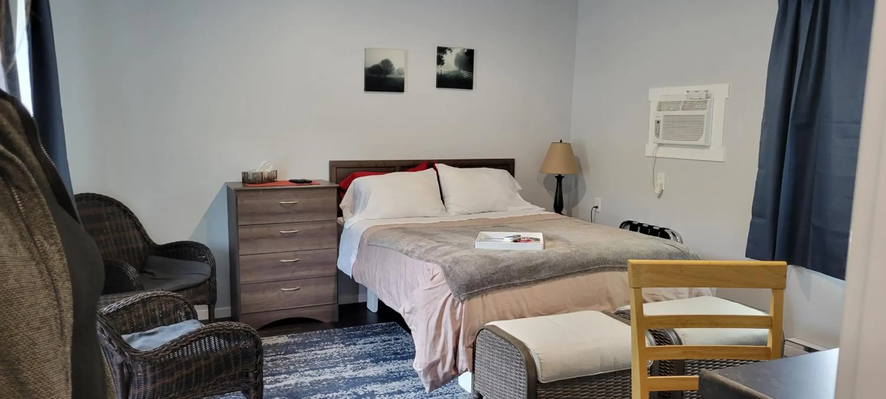 Queen Studio in Riverside Court RV and Cabins Queen Studio in Riverside Court RV and Cabins