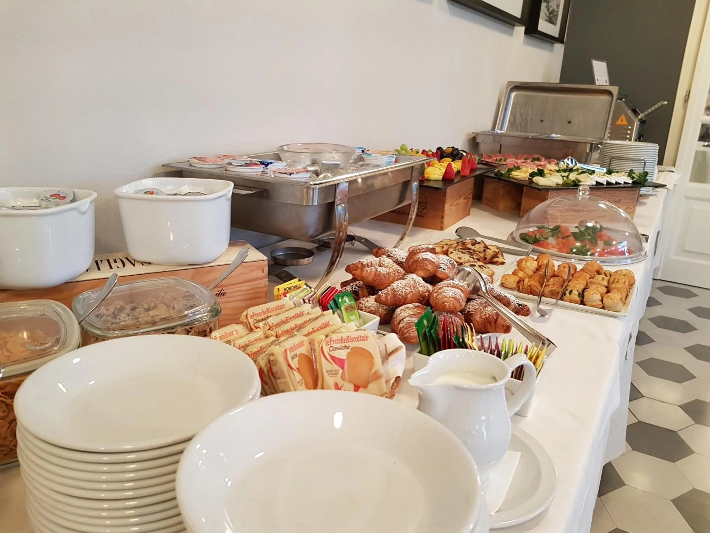 Buffet breakfast in Belvedere