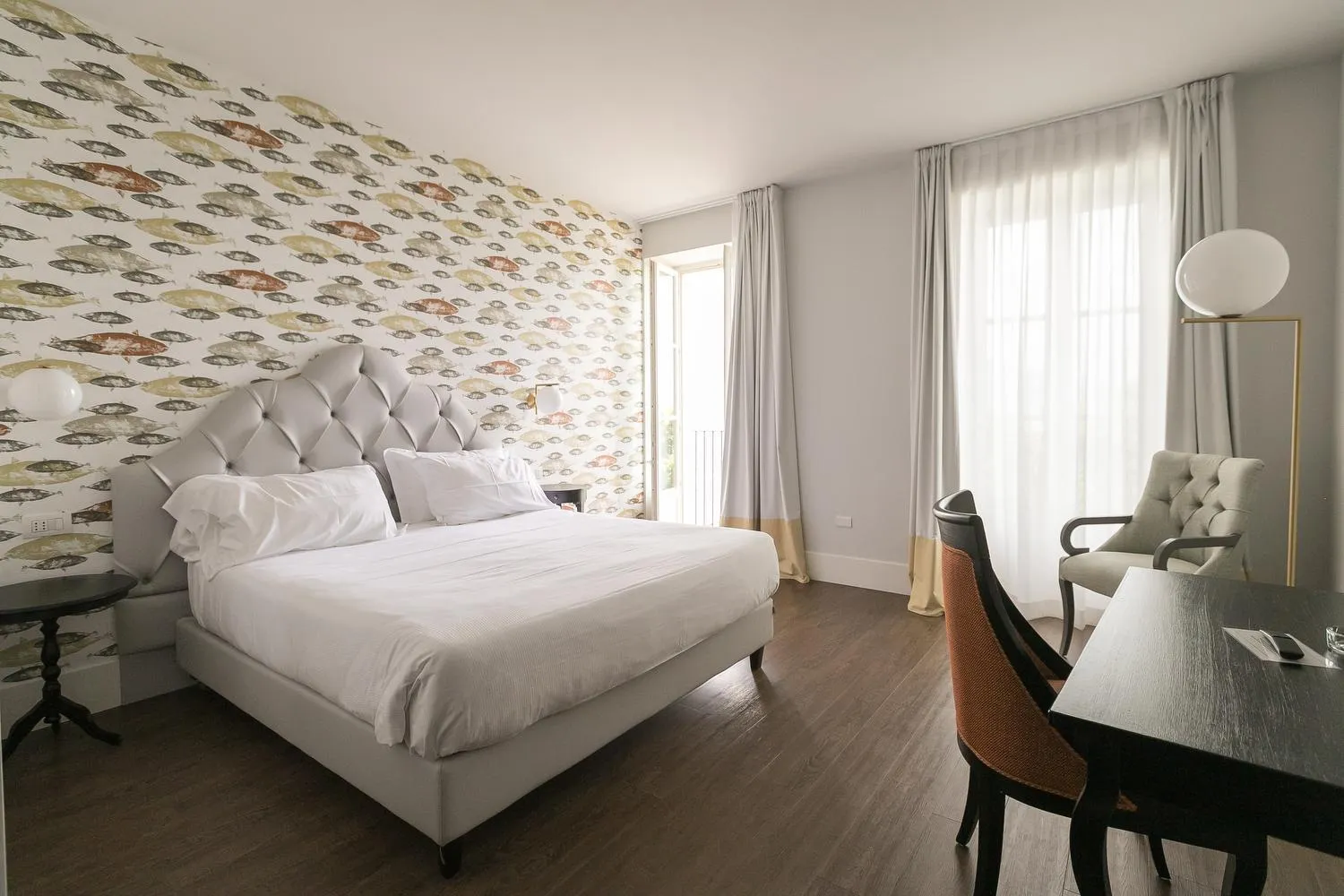 Photo of the whole room, Bed in Belvedere