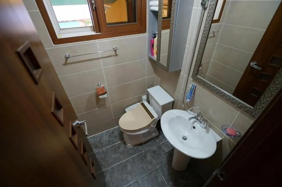 Toilet in Millennial Morning Hanok Jeonju