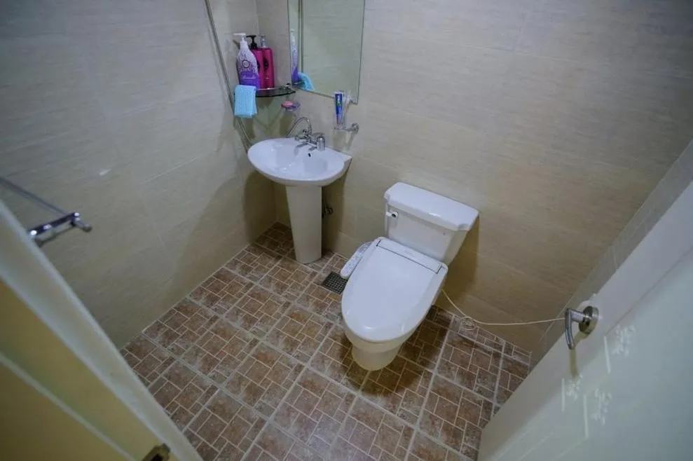 Toilet in Millennial Morning Hanok Jeonju