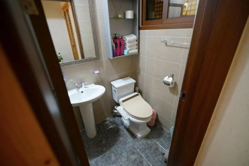 Toilet in Millennial Morning Hanok Jeonju