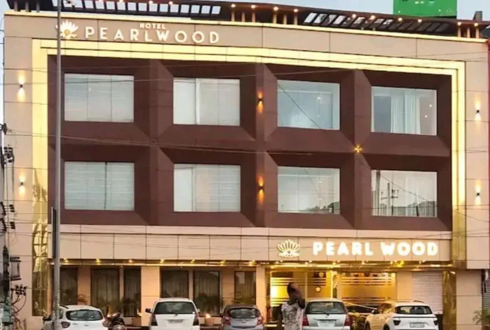 hotel pearl wood hotel pearl wood