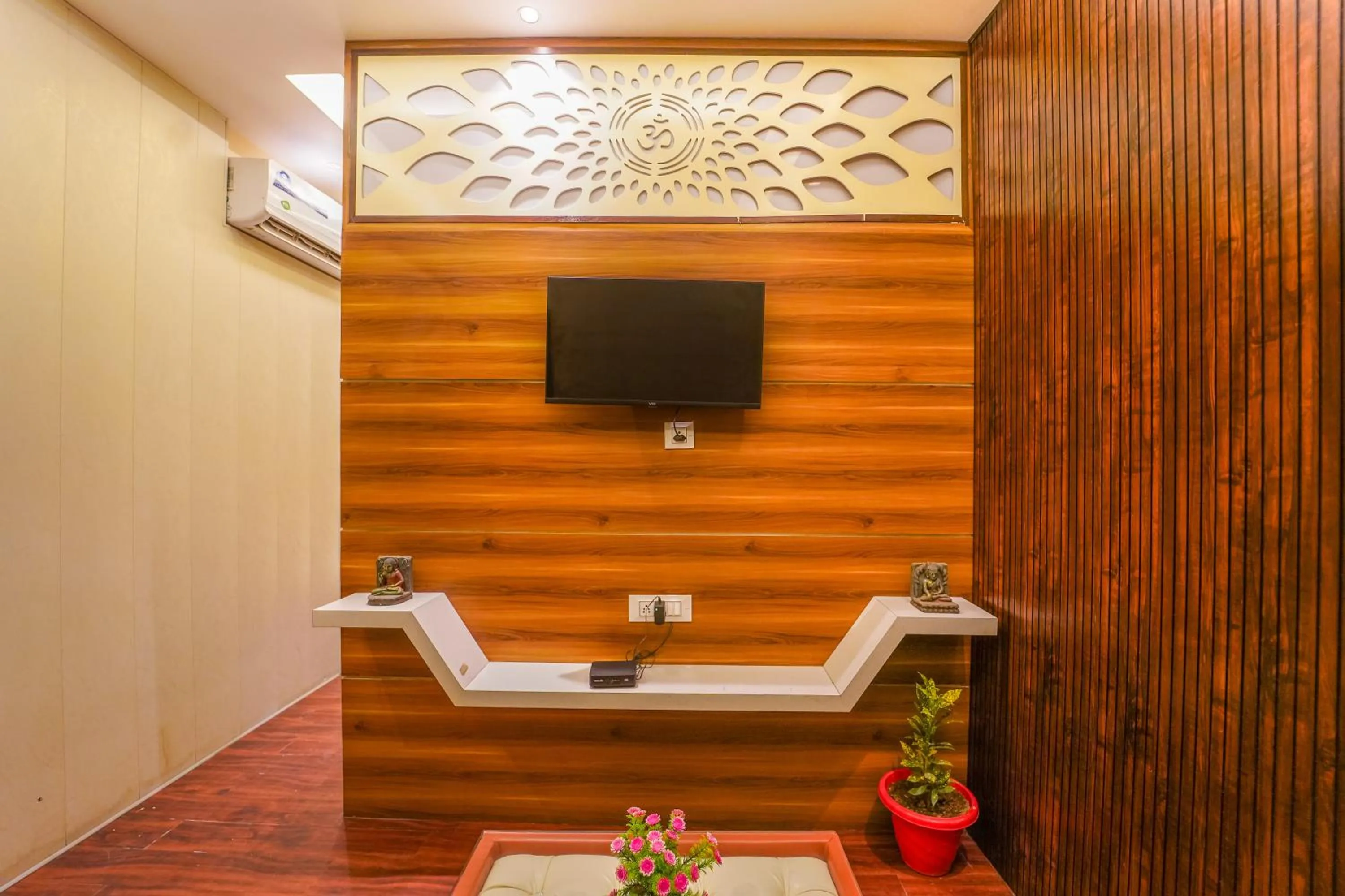 Shiv Rudraksh Resort, Near Assi Ghat