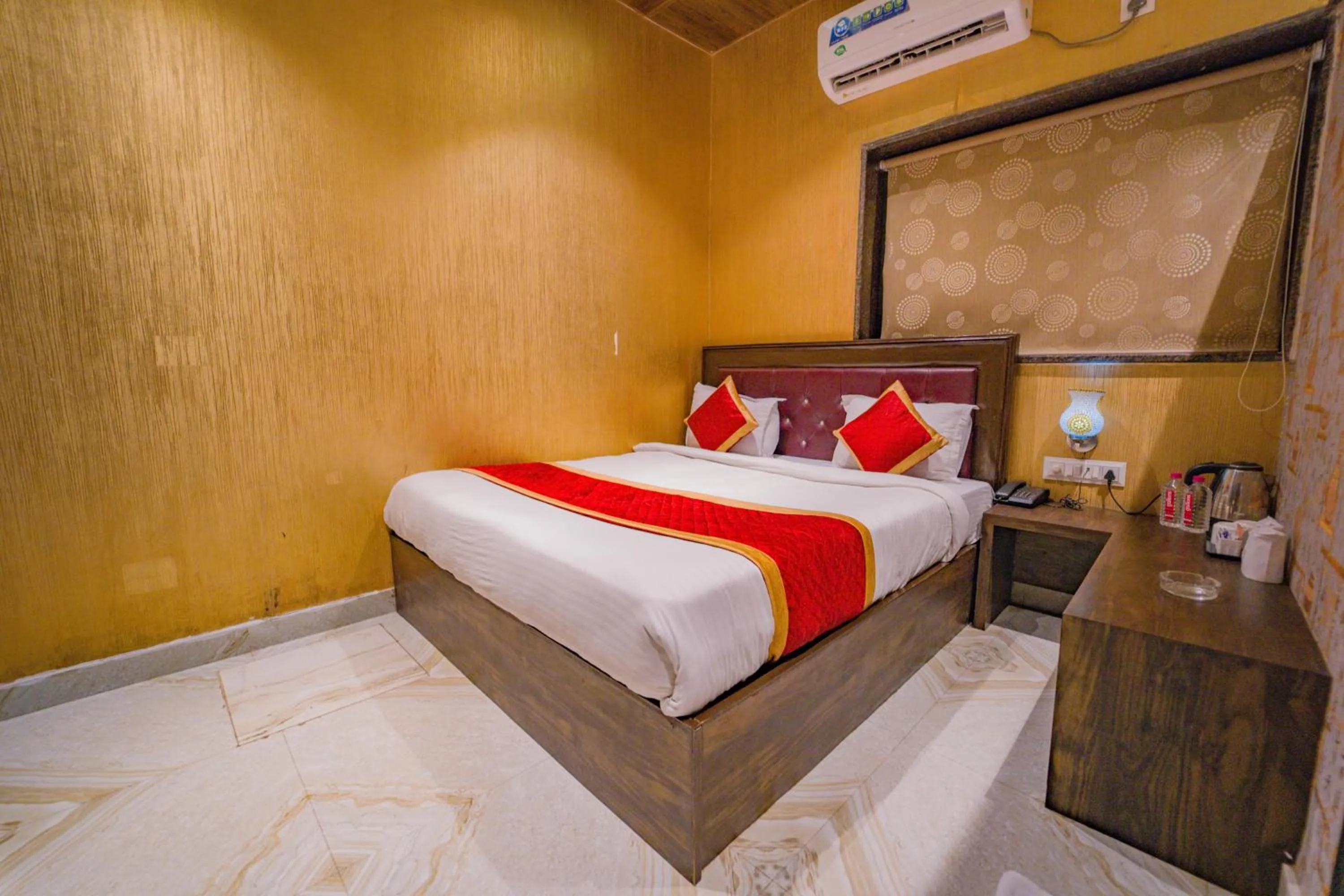 Bed in Shiv Rudraksh Resort, Near Assi Ghat