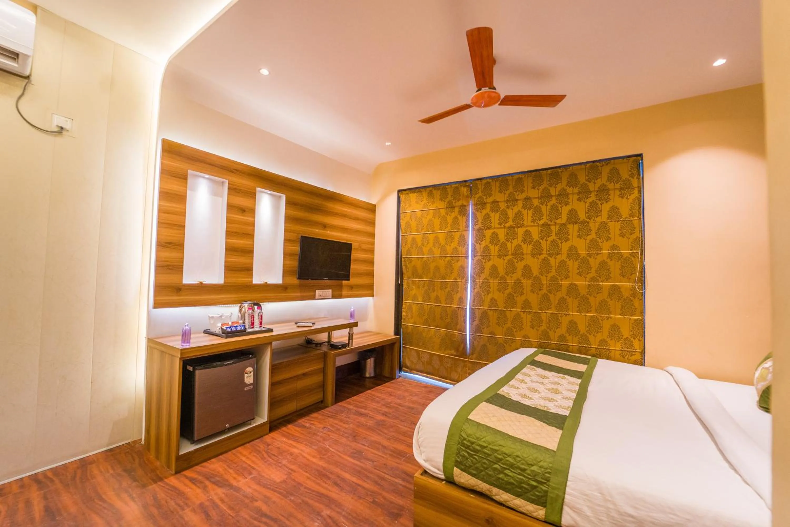 Bed in Shiv Rudraksh Resort, Near Assi Ghat