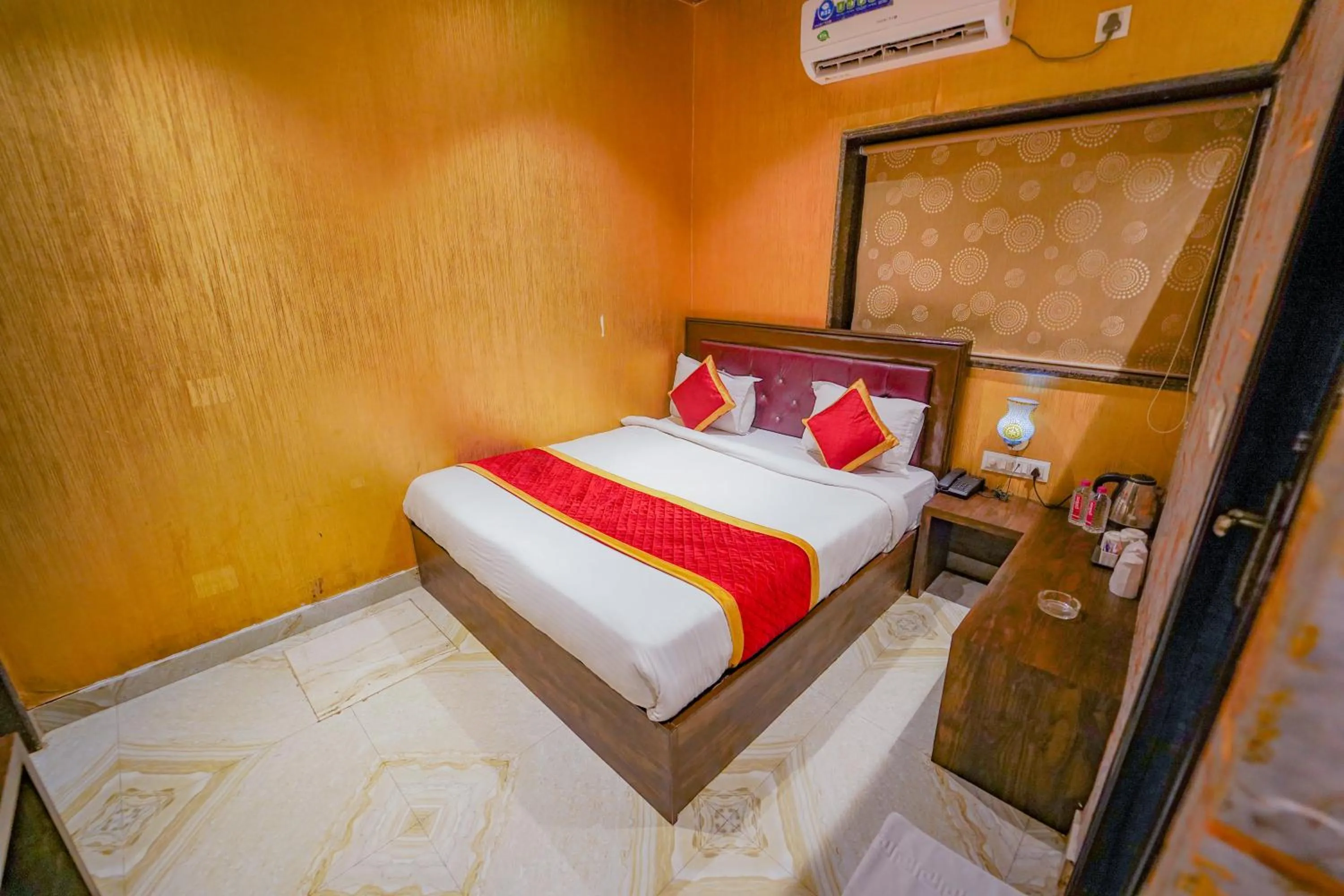 Bed in Shiv Rudraksh Resort, Near Assi Ghat