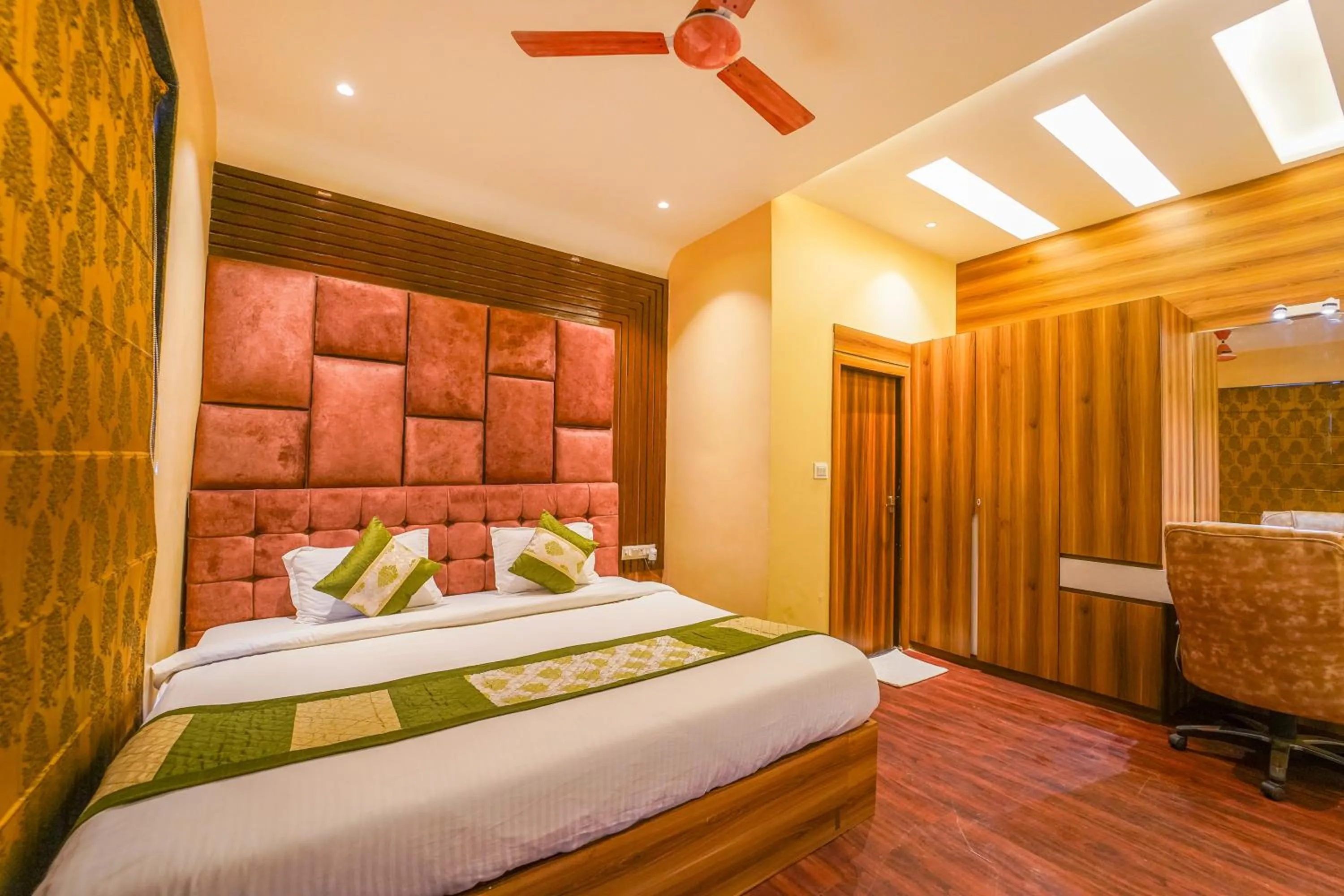 Bed in Shiv Rudraksh Resort, Near Assi Ghat